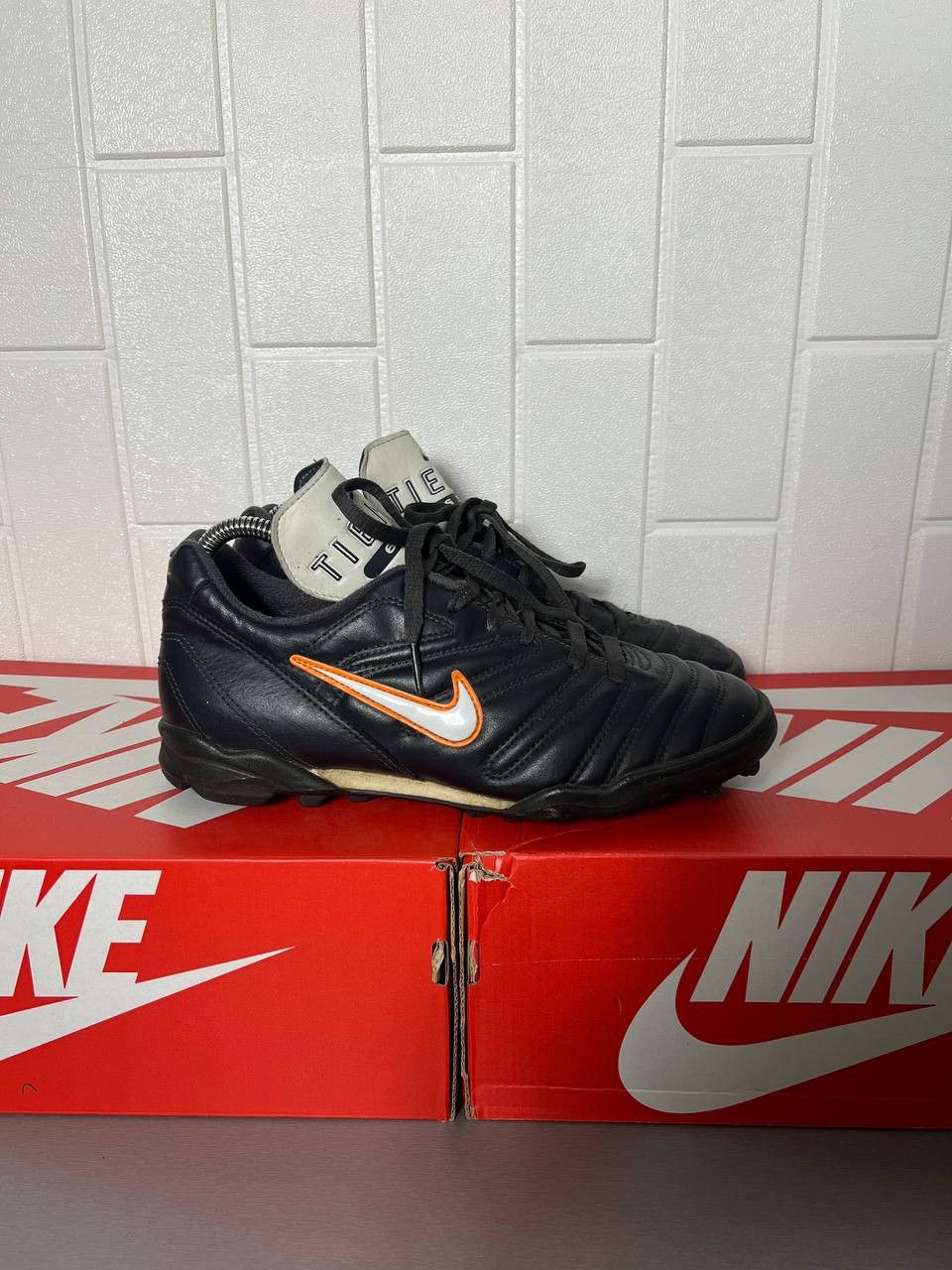 Nike VINTAGE NIKE TIEMPO 650 RETRO BOOTS SOCCER JERSEY Y2K 90s Size US 9 / EU 42 - 4 Thumbnail