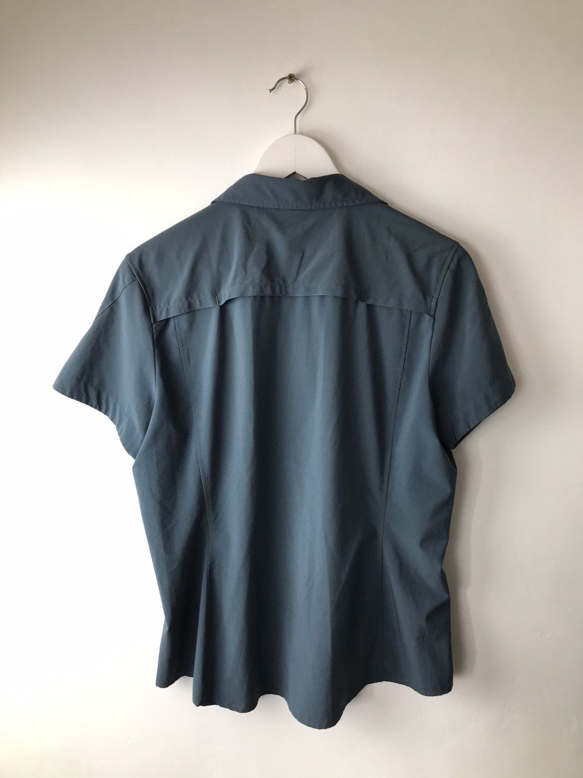 The North Face The North Face Lightweight Buttoned Short Sleeve Shirt Size L / US 10 / IT 46 - 4 Thumbnail