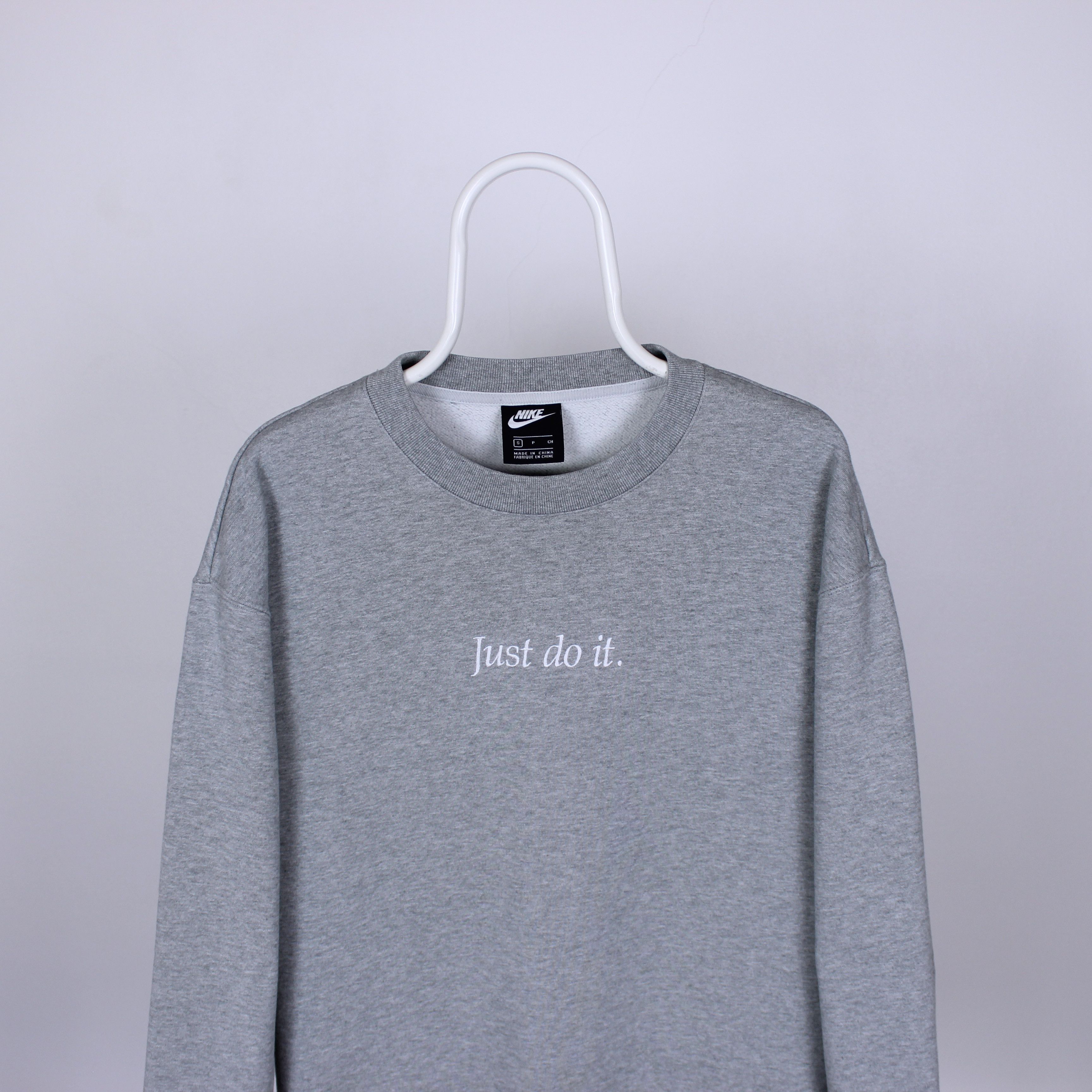 Nike Nike Logo Embroidered Round Neck Pullover light grey CD041 Size US S / EU 44-46 / 1 - 5 Thumbnail