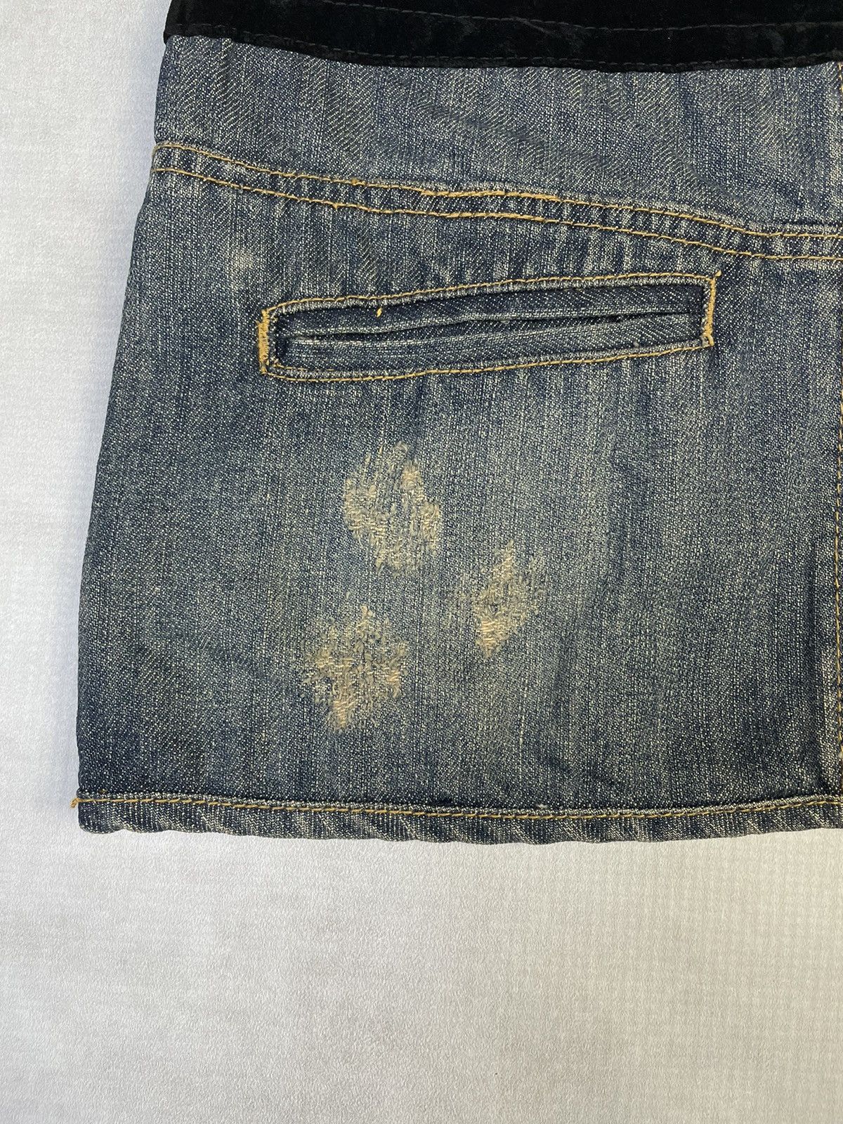Lip Service 2000s Lip Service Hybrid Velvet Waist Denim Skirt Size 27" / US 4 / IT 40 - 7 Thumbnail