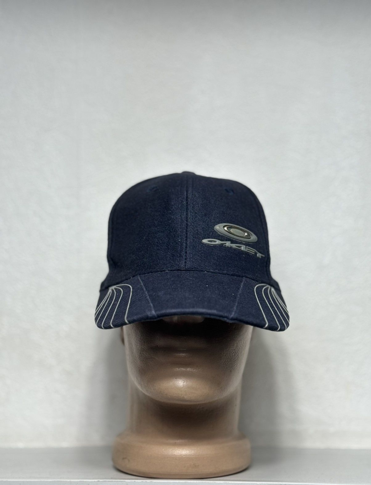Oakley Oakley Vintage Cap Big Metal Logo Outdoor Size ONE SIZE - 1 Thumbnail