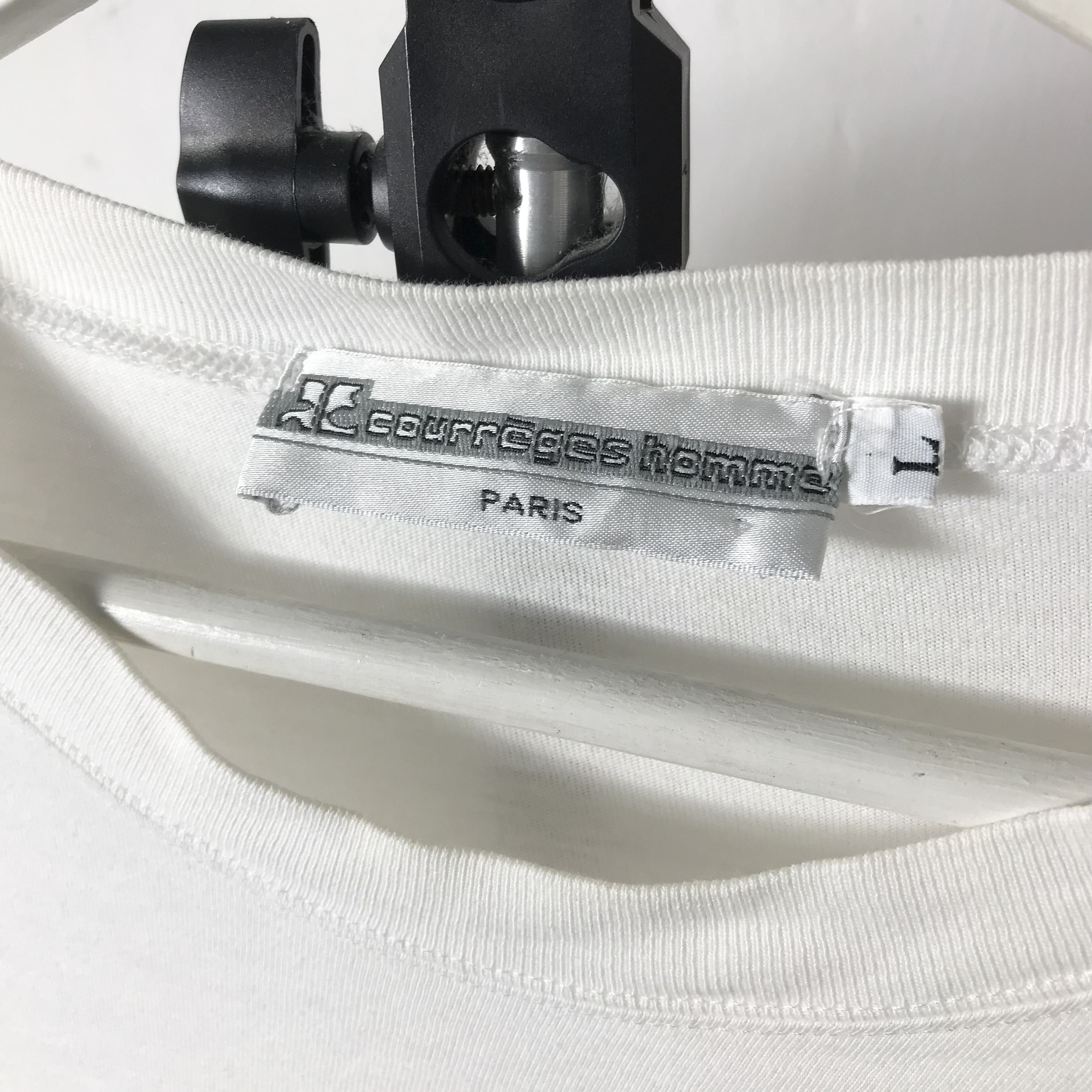 Courreges Vintage Courreges Spell Out Logo White Tee Size US L / EU 52-54 / 3 - 5 Thumbnail