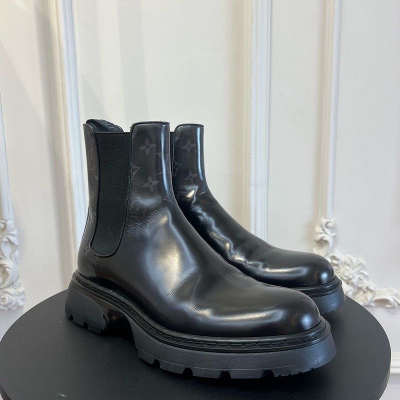 Louis Vuitton Bold Black Chelsea Boots for Men 0079