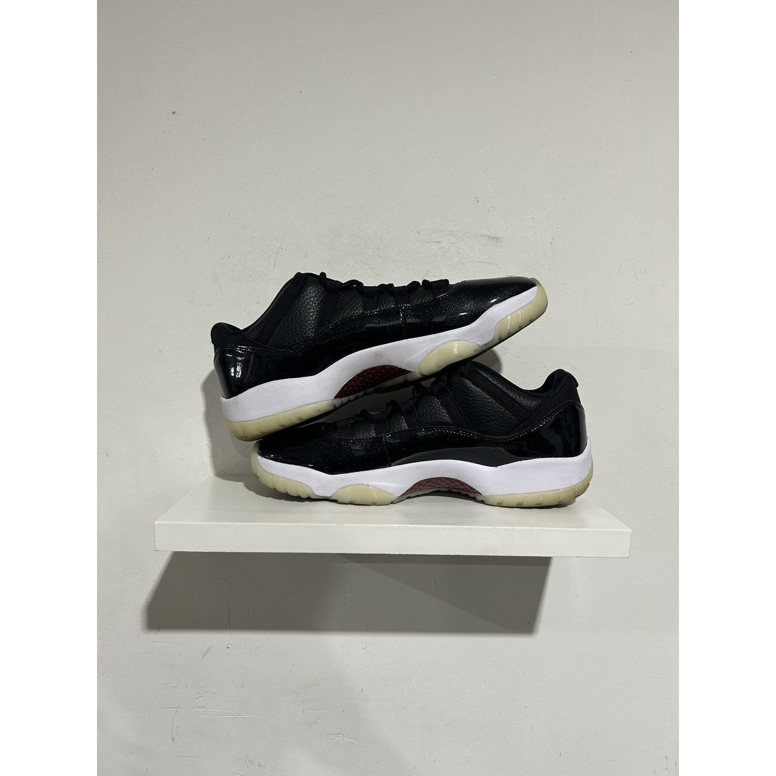 Nike NIKE JORDAN 11 LOW 72-10 SIZE 14 PREOWNED Size US 14 / EU 47 - 2 Thumbnail