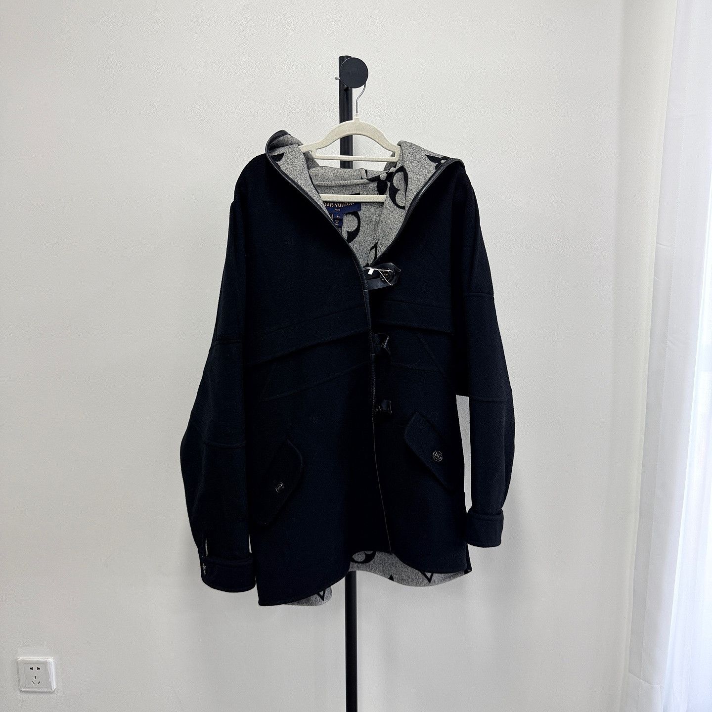 Louis Vuitton Louis Vuitton Monogram Reversible Coat Size 44 Size L / US 10 / IT 46 - 1 Thumbnail