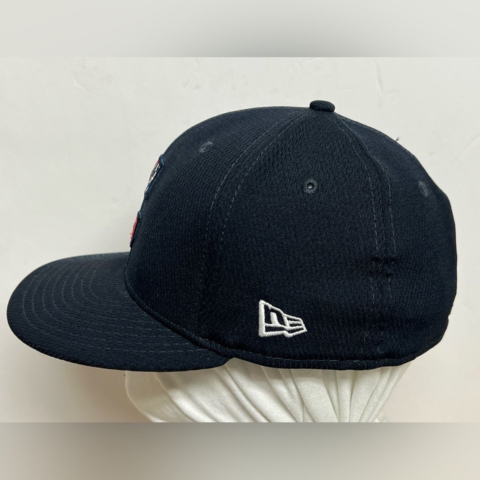 New Era Game Worn Cleveland Indians On-Field Batting Hat 7 1/4 Size ONE SIZE - 4 Thumbnail