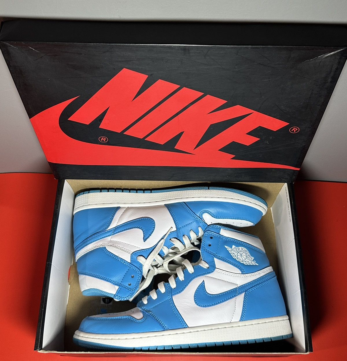Jordan Brand Size 11 - Jordan 1 Retro High OG UNC 2015 Size US 11 / EU 44 - 9 Thumbnail