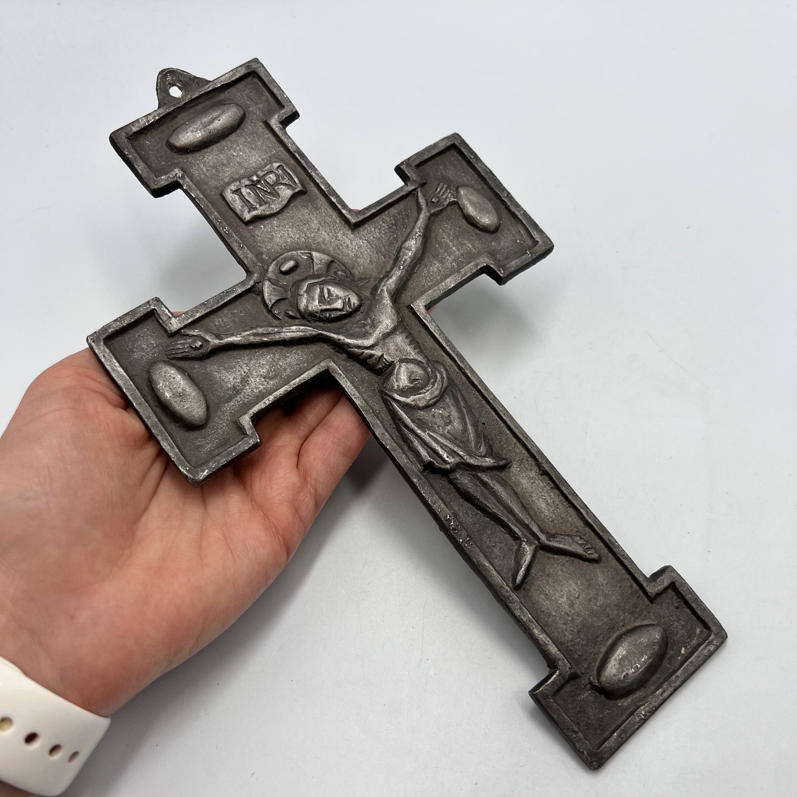 Vintage 1970 Vintage Wall Cross Crucifix Christian Art Pewter Size ONE SIZE - 4 Thumbnail