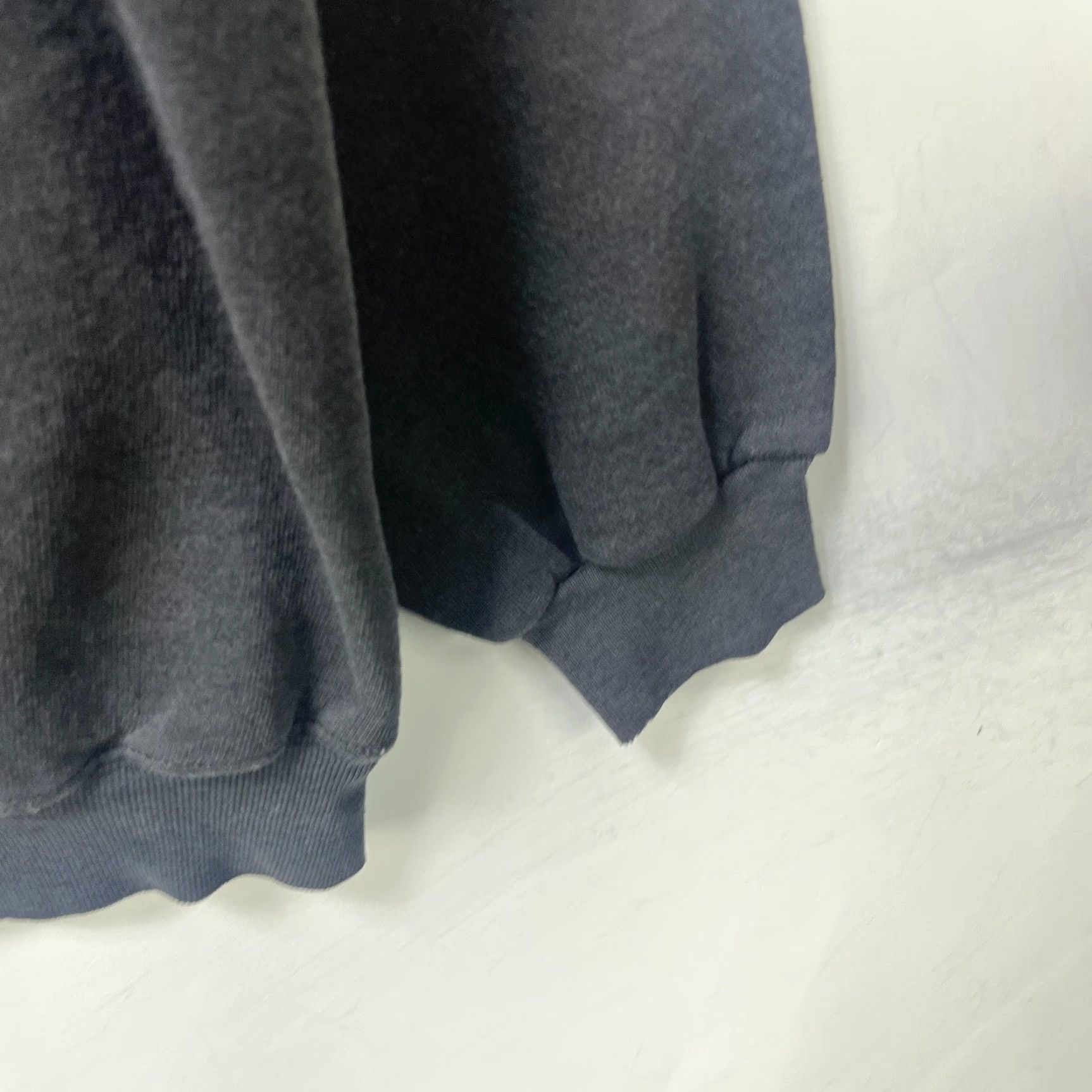 Vintage VINTAGE Sun Faded Black Sweatshirt XL 2XL 90s Crew Neck Long Sleeve Cotton Fleece Pullover Men Sweatshirt Hoodie All Seasons Vintage 90s Men XS? Size US XL / EU 56 / 4 - 5 Thumbnail
