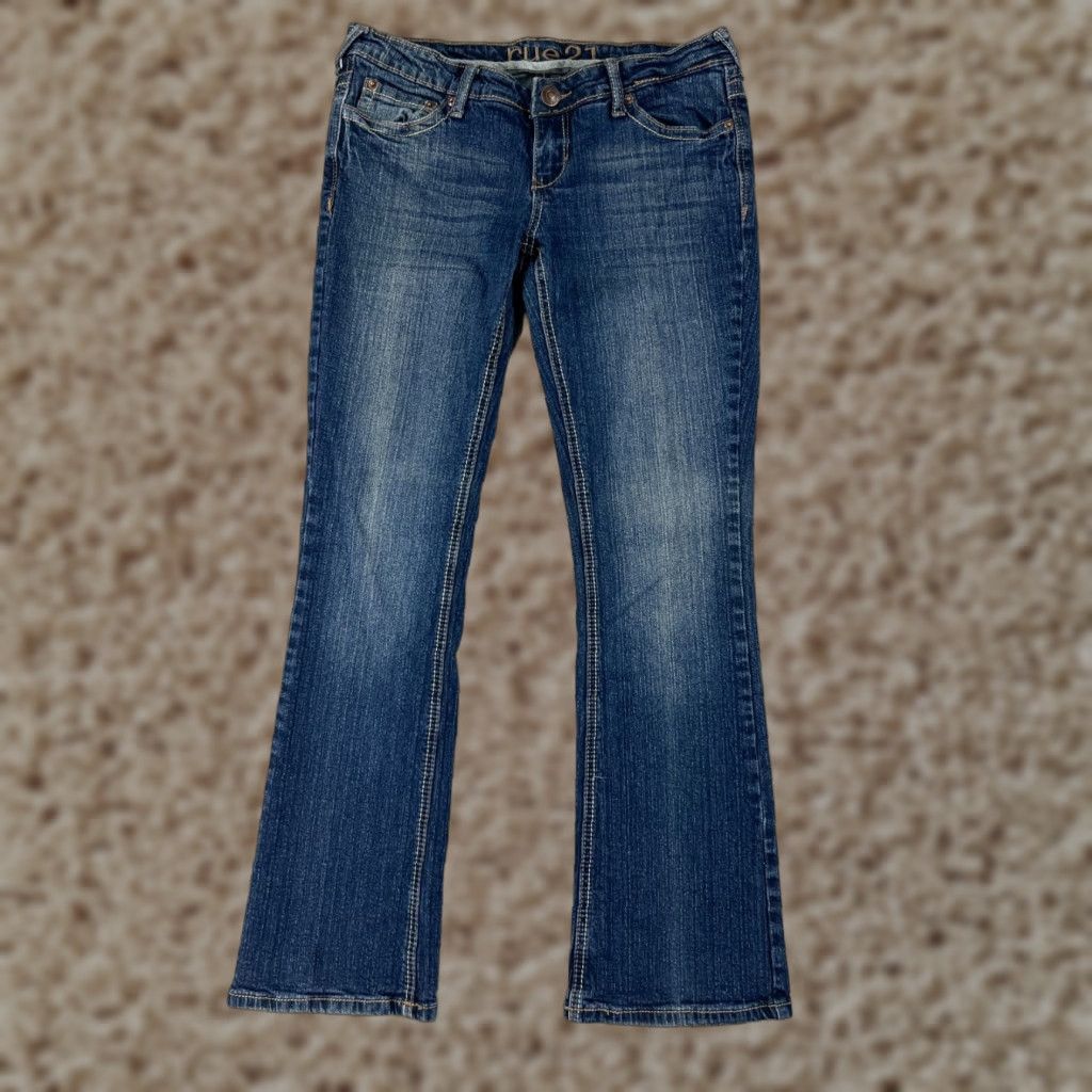 Vintage Rue 21 Jeans Womens Slim Bootcut Denim Blue 7 Moderate Wash Cotton Stretch Five-Pocket Rise Low Womens jeans Size 28" / US 6 / IT 42 - 1 Thumbnail