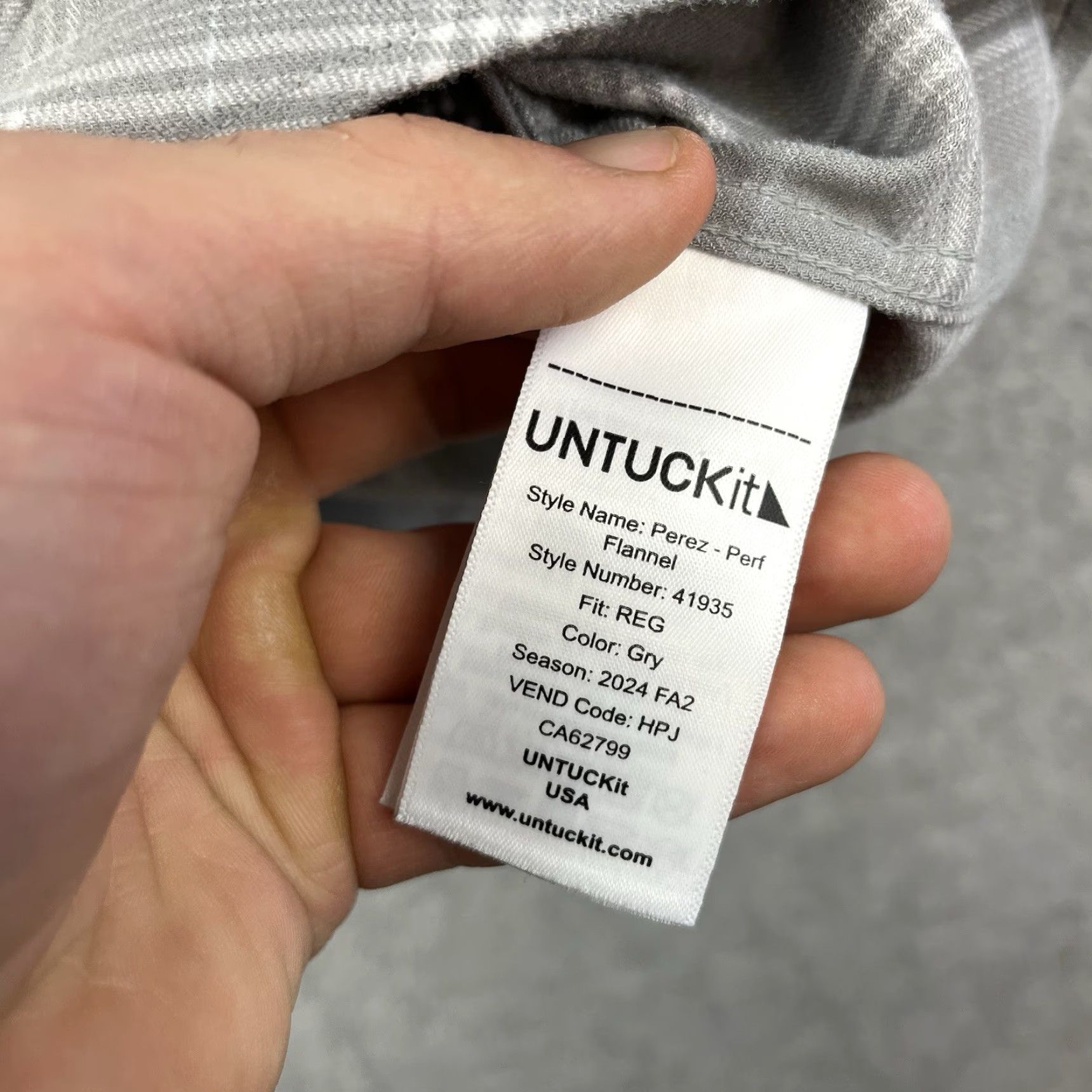 UNTUCKit UNTUCKit Shirt Mens XL Light Gray Plaid Perez Perf Flannel Button Stretch Casual Size US XL / EU 56 / 4 - 6 Thumbnail