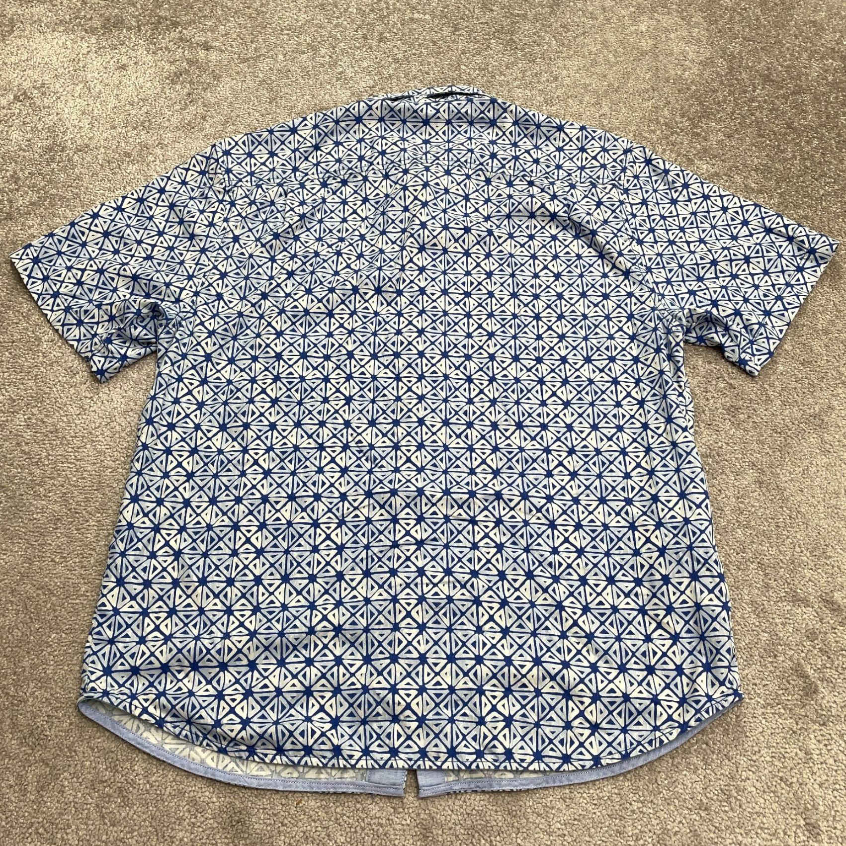 Tommy Hilfiger Vintage Tommy Hilfiger Silk Button-Up Shirt Men Large Geometric Blue Island Zone Tropical Size US L / EU 52-54 / 3 - 2 Thumbnail