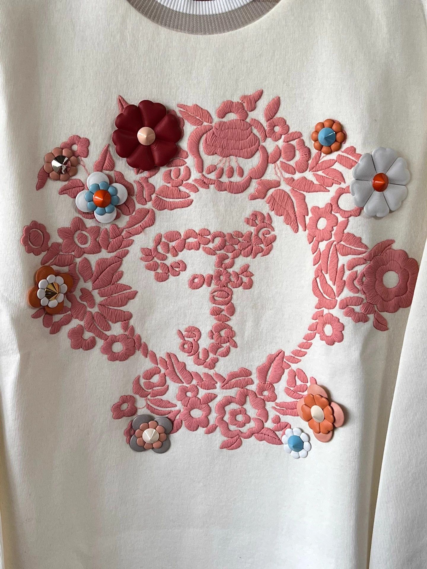 Fendi FENDI Women's White 3D Flower Embroidered Hoodie IT40 Size S / US 4 / IT 40 - 4 Thumbnail