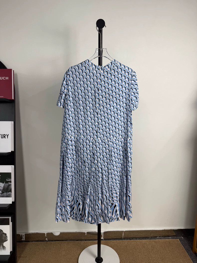 Prada Prada Round-neck dress Size M / US 6-8 / IT 42-44 - 2 Thumbnail