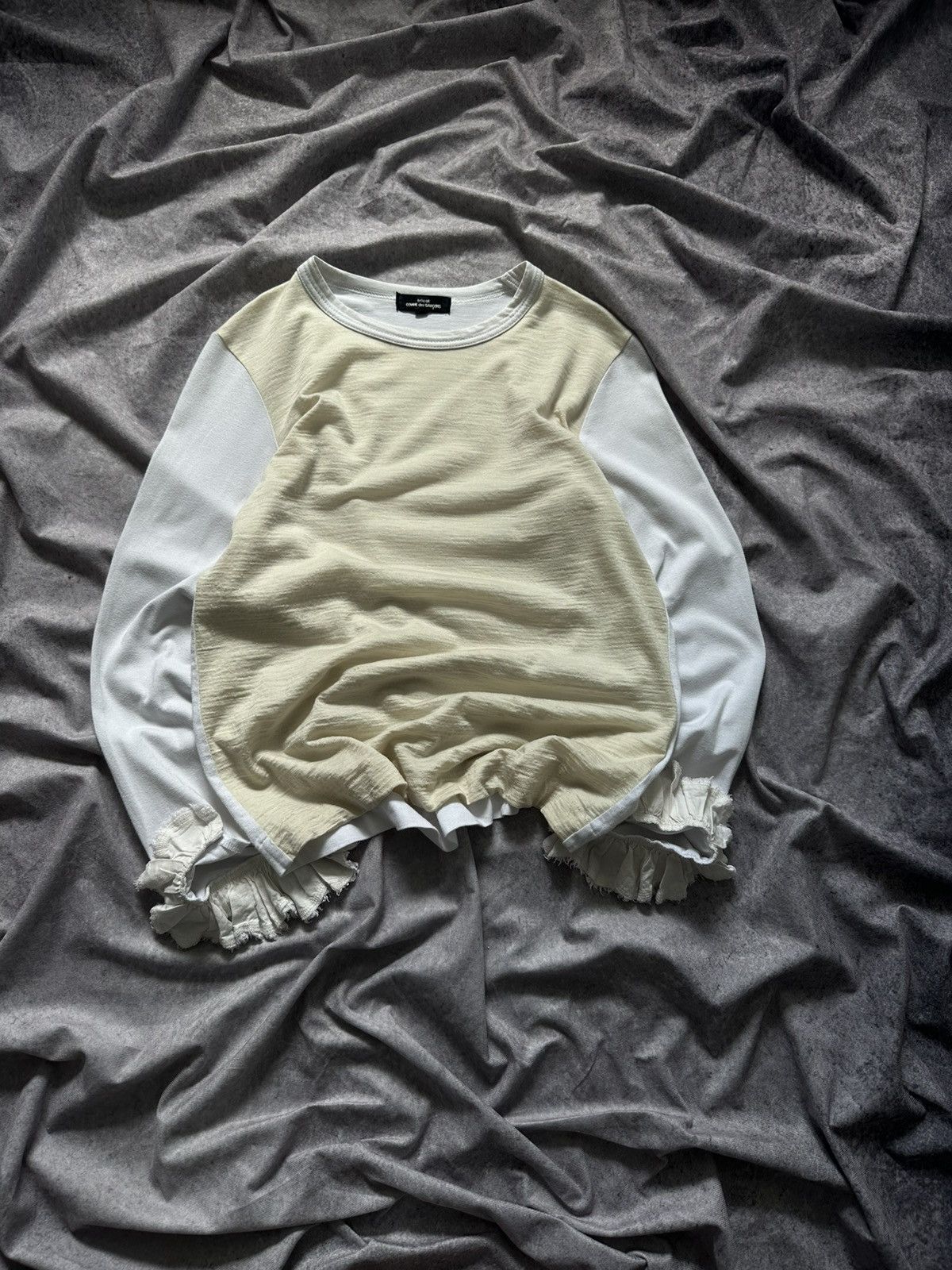 Tricot Comme des Garcons Tricot Comme Des Garcons Womens Off White Ruffle Sleeves Tee Size S / US 4 / IT 40 - 2 Thumbnail