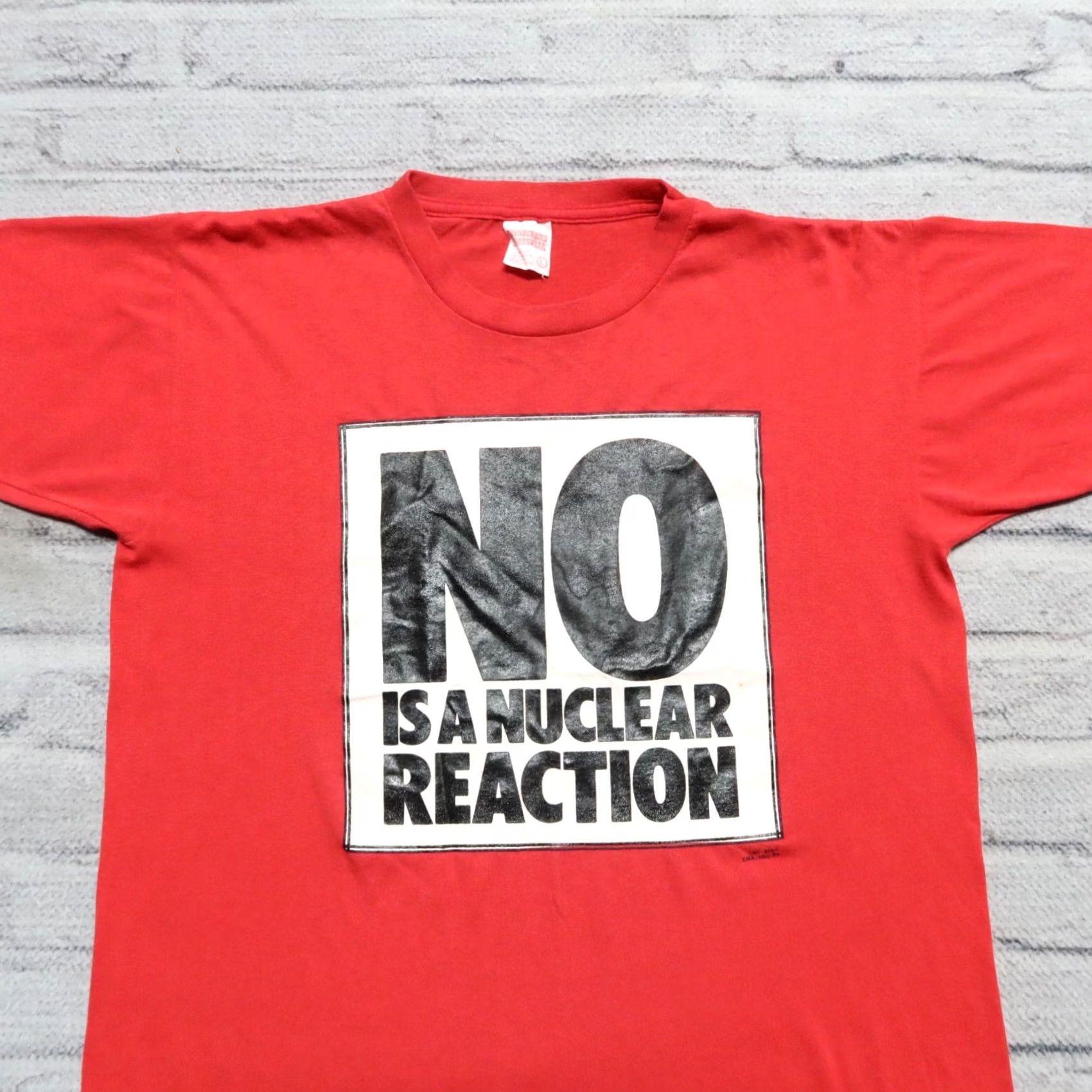 Vintage VINTAGE No is a Nuclear Reaction Shirt Mens L Red 90s Size US L / EU 52-54 / 3 - 2 Thumbnail