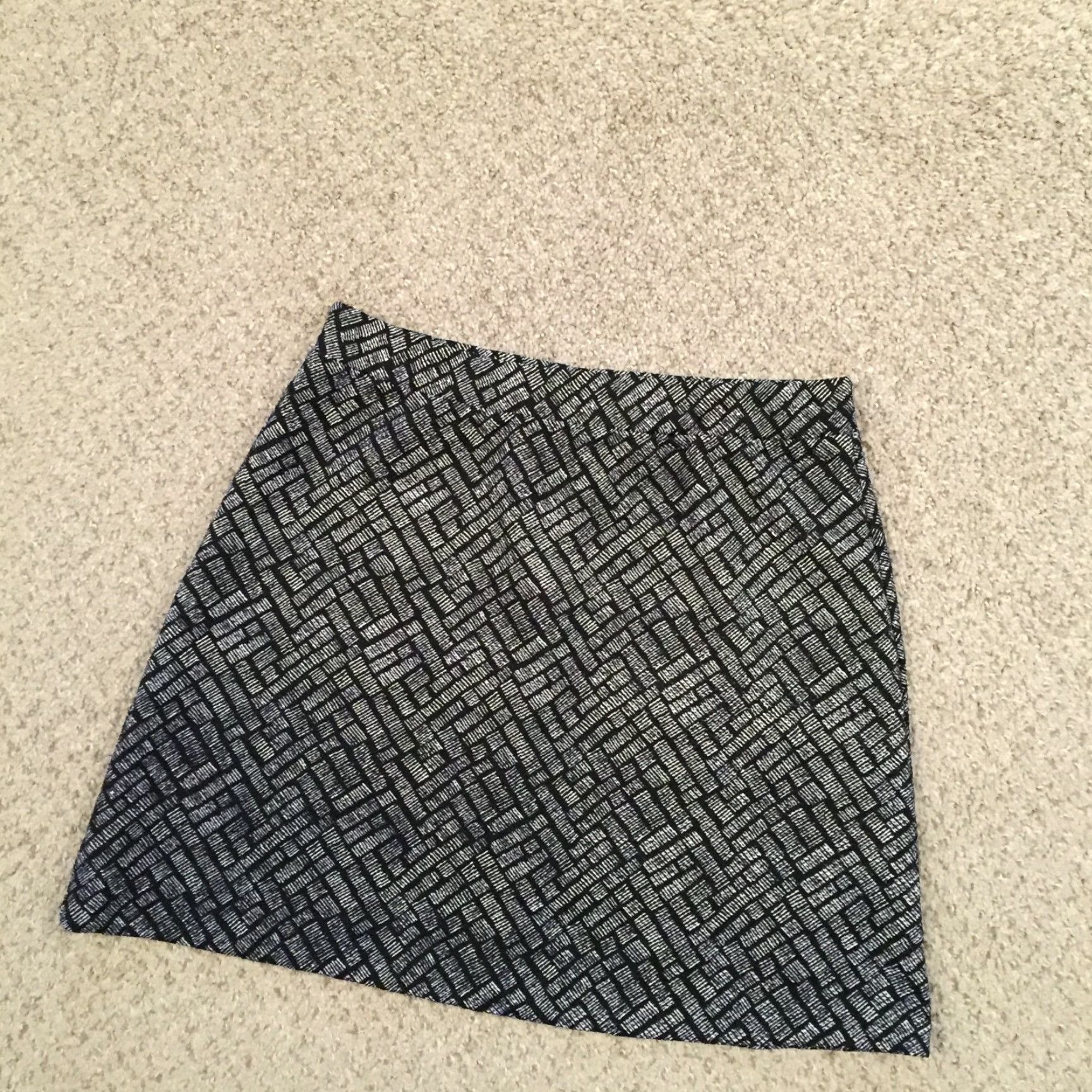 H&M H&M Skirt Women A-Line Knee Length Geometric Black White Pull On Size 32" / US 10 / IT 46 - 2 Thumbnail