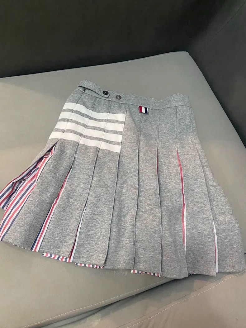 Thom Browne Thom Browne Classic pleated skirt Size 25" / US 0 / IT 36 - 1 Thumbnail