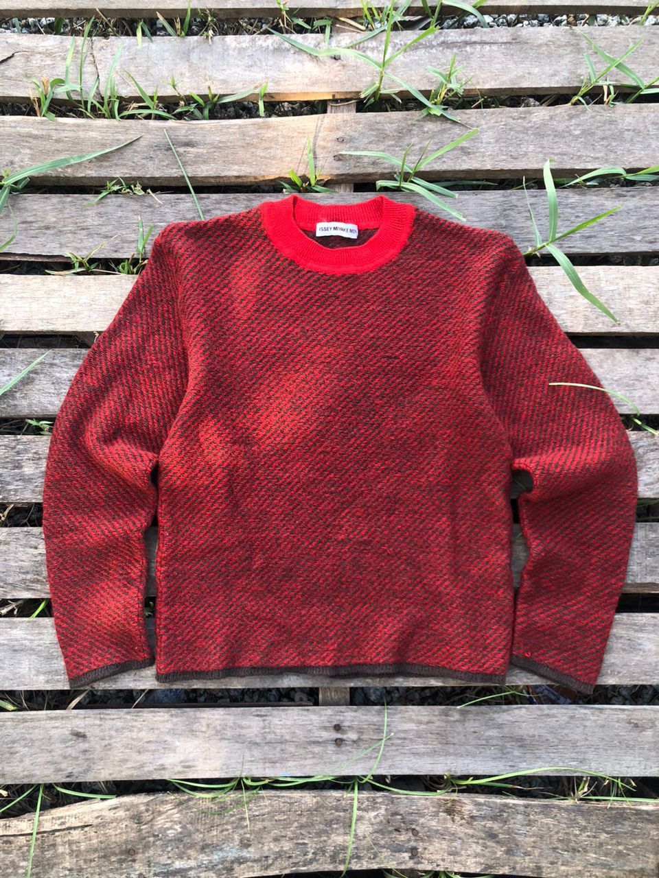 Issey Miyake Vintage Issey Miyake Men Maroon Knit Sweaters Size US XS / EU 42 / 0 - 1 Thumbnail
