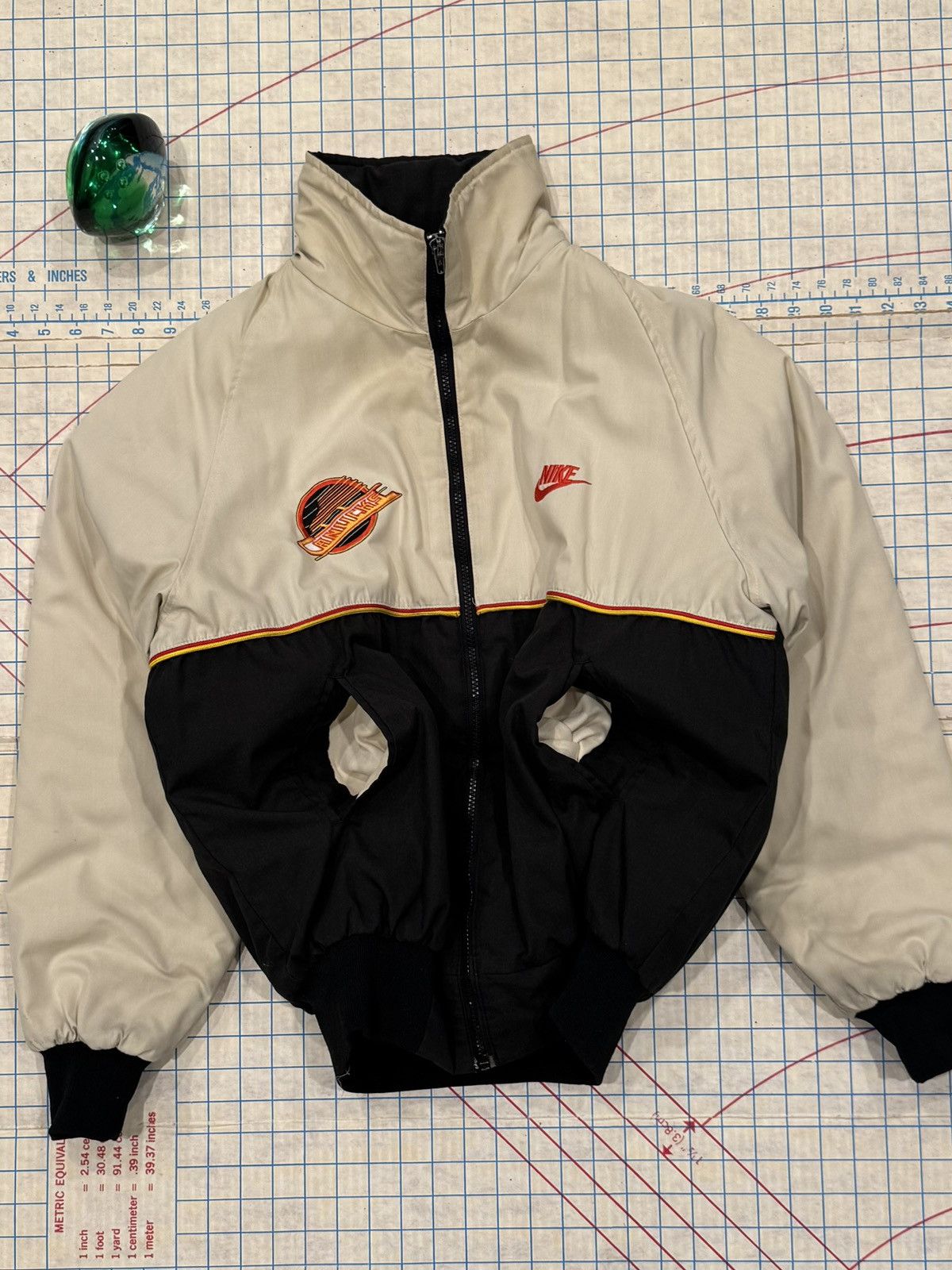 Nike Vintage 80’s Nike Vancouver Canucks Team Issued Jacket Large Size US L / EU 52-54 / 3 - 3 Thumbnail