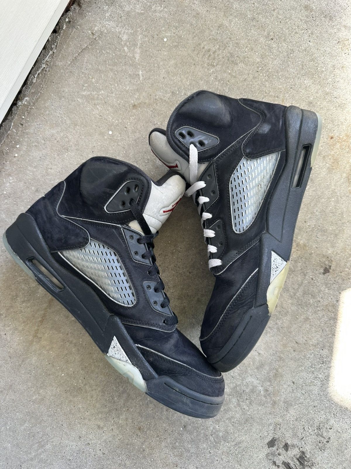 Jordan Brand Nike Air Jordan 5 Retro Black Metallic Reimagined size 12 Size US 12 / EU 45 - 2 Thumbnail