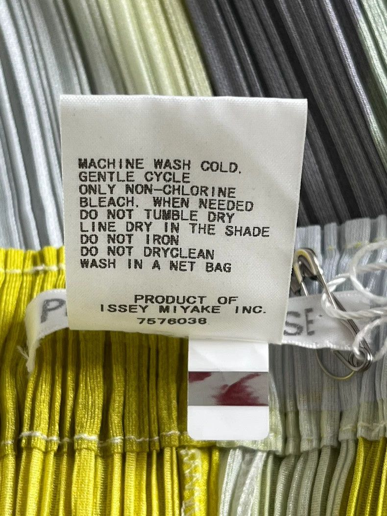 Issey Miyake Issey Miyake size:3 Yellow and white pleated trousers Size 22" - 4 Thumbnail