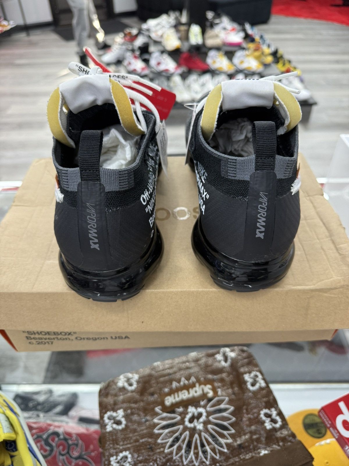 Nike × Off-White black off white nike air vapormax Size US 10 / EU 43 - 4 Thumbnail