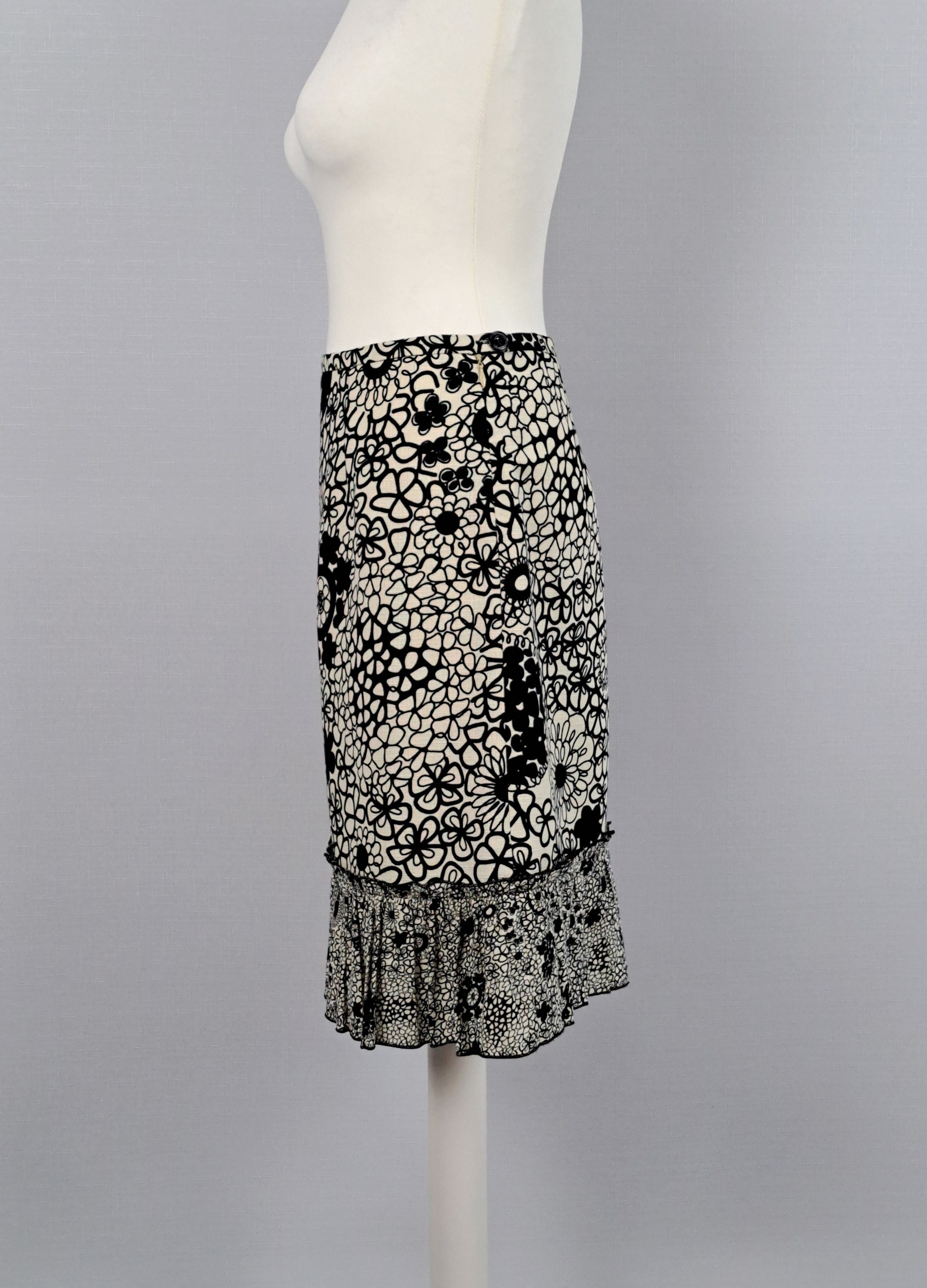 Moschino × Vintage Moschino Cheap&Chic vintage flower skirt. Size 46IT Size 32" / US 10 / IT 46 - 2 Thumbnail