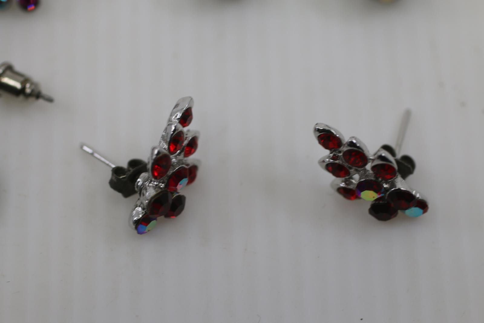 The Unbranded Brand Vintage Costume Earrings Lot RhinestoneStud Styles Mixed Set Size ONE SIZE - 5 Thumbnail