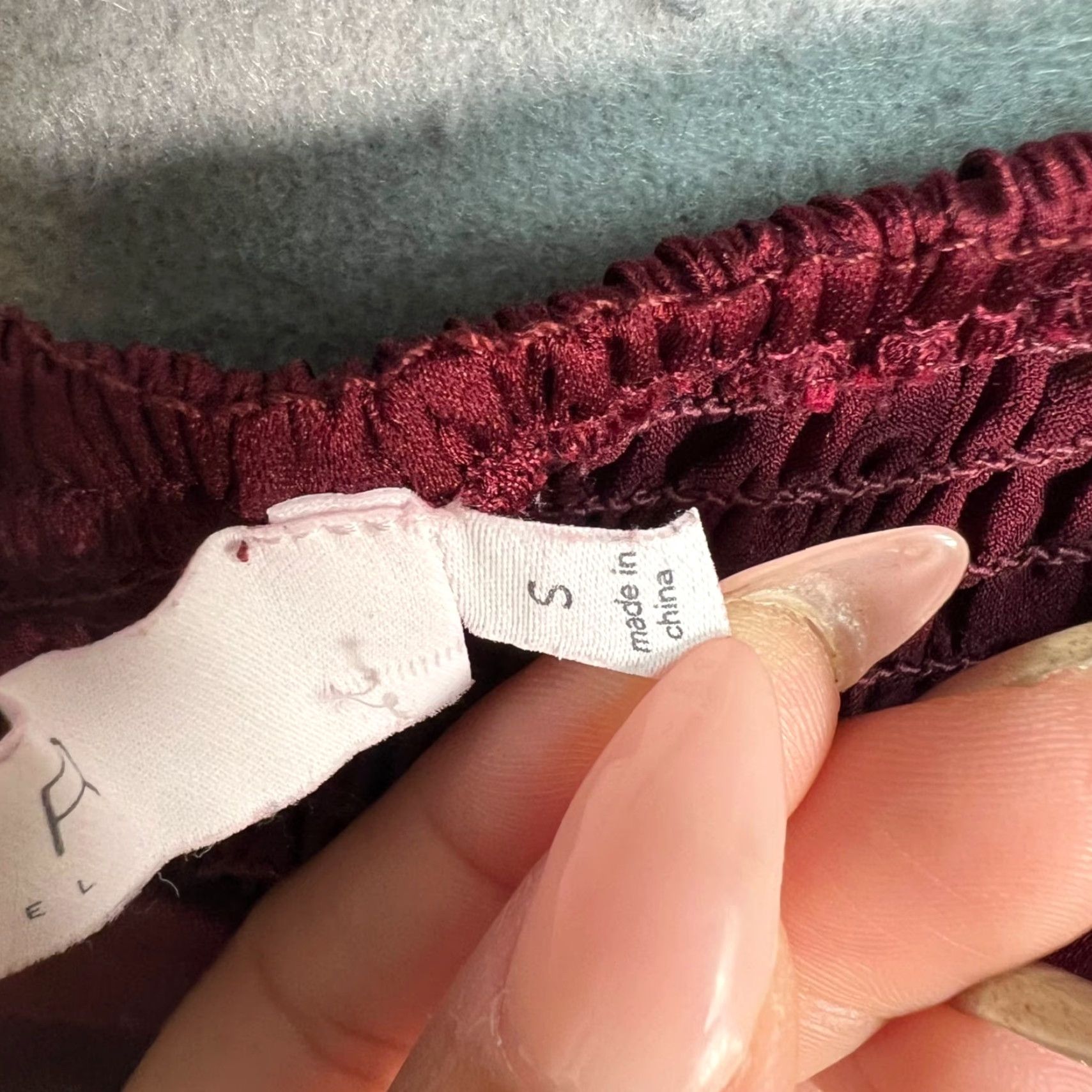 ASTR The Label ASTR Off-Shoulder Burgundy Satin Bodysuit Women’s Small Long Sleeve Casual Size S / US 4 / IT 40 - 4 Thumbnail