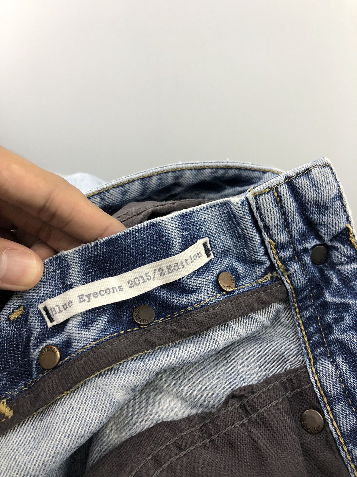 Diesel Vintage Diesel Blue Eyecons 2015/2 Edition Distressed Jeans Size US 28 / EU 44 - 21 Thumbnail
