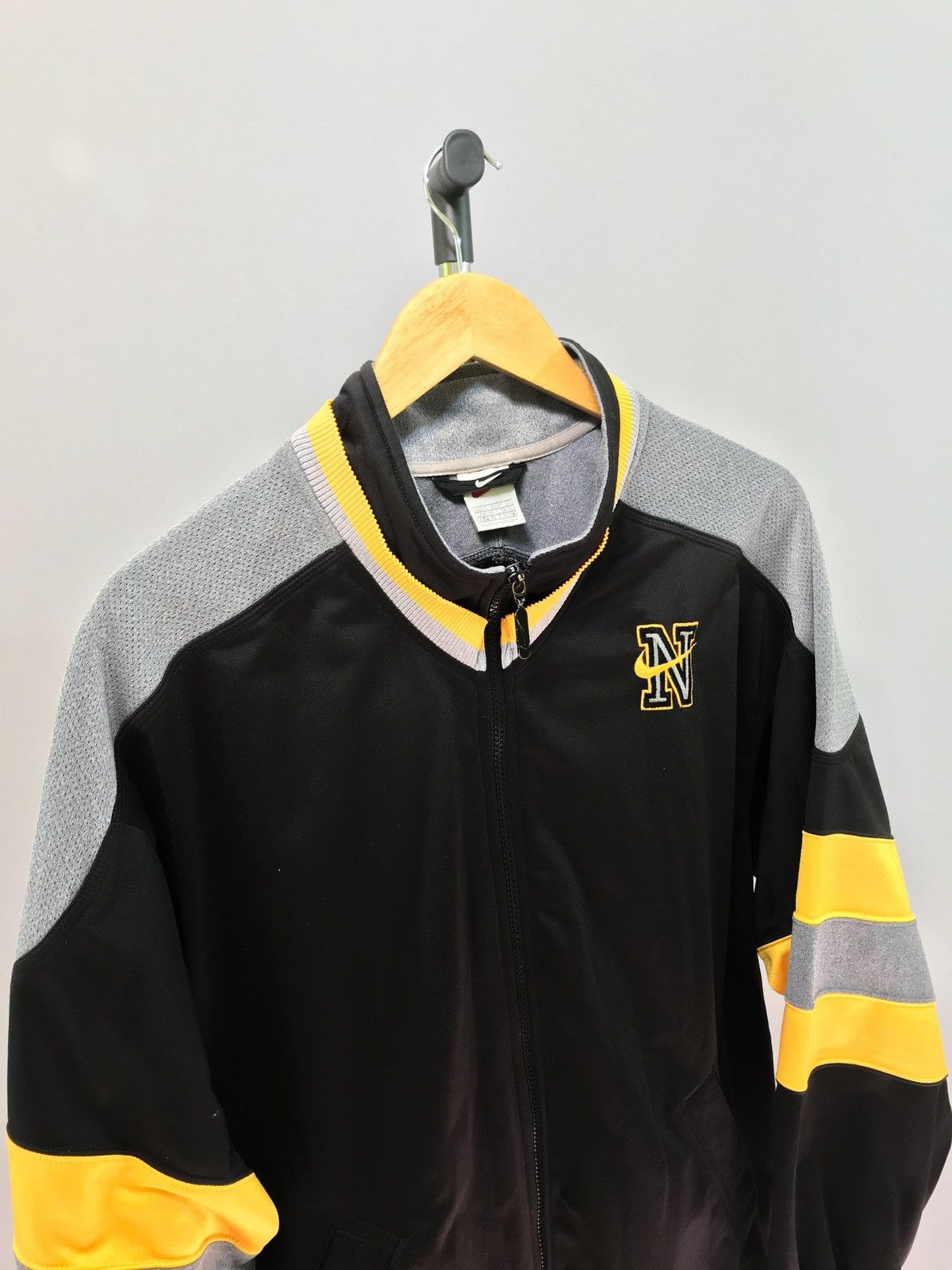 Nike × Vintage Nike Track Jacket Black Yellow 90s Embroidered Swoosh Size US L / EU 52-54 / 3 - 7 Thumbnail