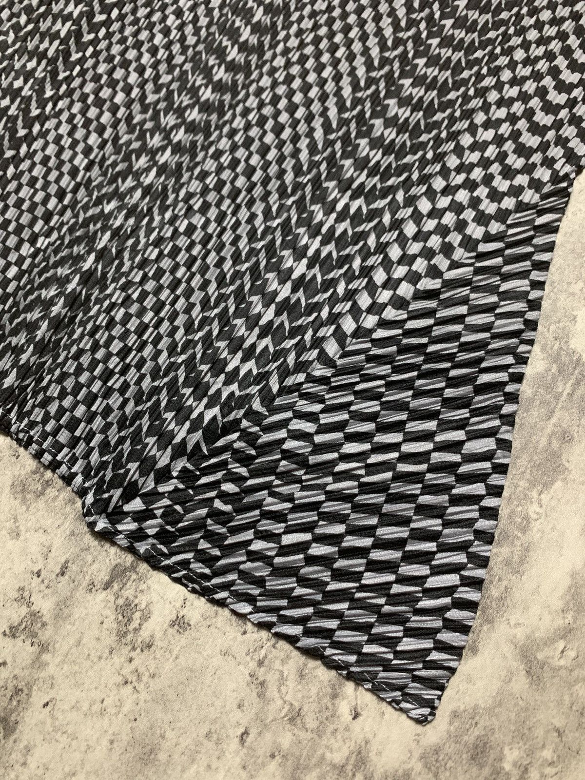 Pleats Please Issey Miyake FREE TARIFF Pleats Please Pleated Tribal Patterned Size M / US 6-8 / IT 42-44 - 12 Thumbnail
