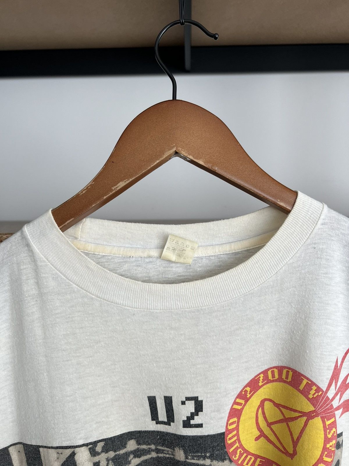 Band Tees Vintage 1993 U2 Zooropa Tour Zoo TV Outside Broadcast Tshirt Size US XL / EU 56 / 4 - 11 Thumbnail