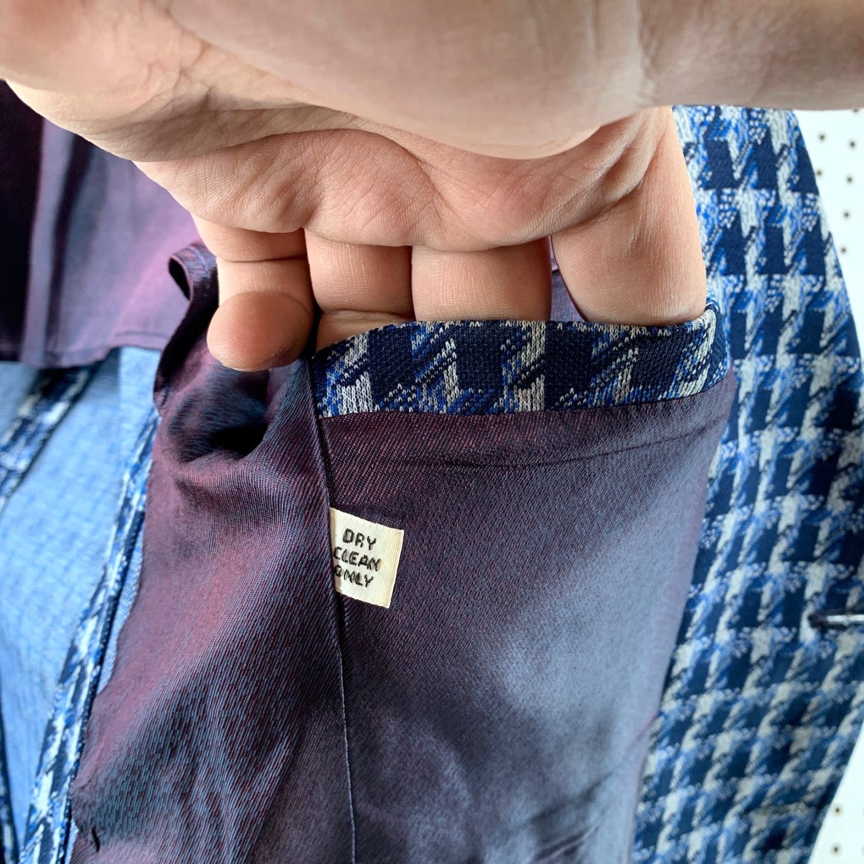 Vintage VINTAGE Blazer Men 36R Wool Linen Houndstooth Blue Two-Button Notch Lapel Made USA 60s 70s Corp 2 Piece Leather Trim Size 36R - 7 Thumbnail