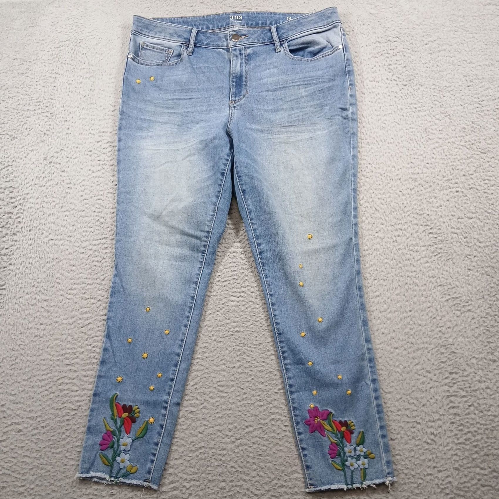 Vintage VINTAGE a.n.a Floral Embroidered Jegging Jeans Women 14 Light Wash Raw Hem Boho EUC Size 36" / US 14 / IT 50 - 2 Thumbnail