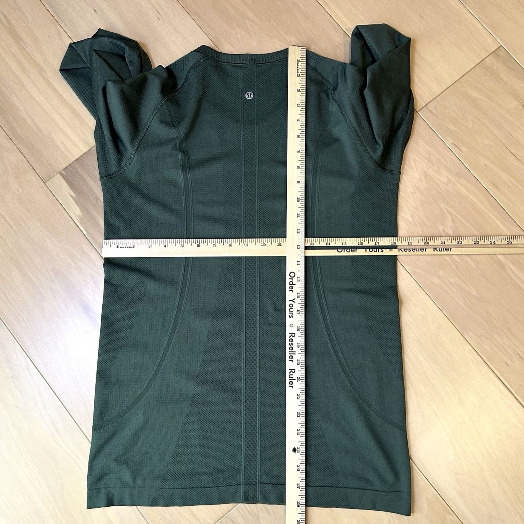 Lululemon VINTAGE LULULEMON Swiftly Tech Crew Top Long Sleeve Women's 8 Green Shirt (If applicable) Size XL / US 12-14 / IT 48-50 - 3 Thumbnail