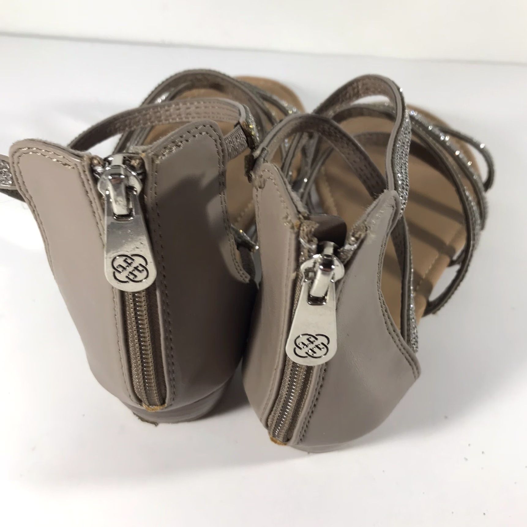 Vintage VINTAGE Daisy Fuentes Gala Rhinestone Slides Women's Flat Sandals Size 10M Silver Dressy Casual Size US 10 / IT 40 - 3 Thumbnail