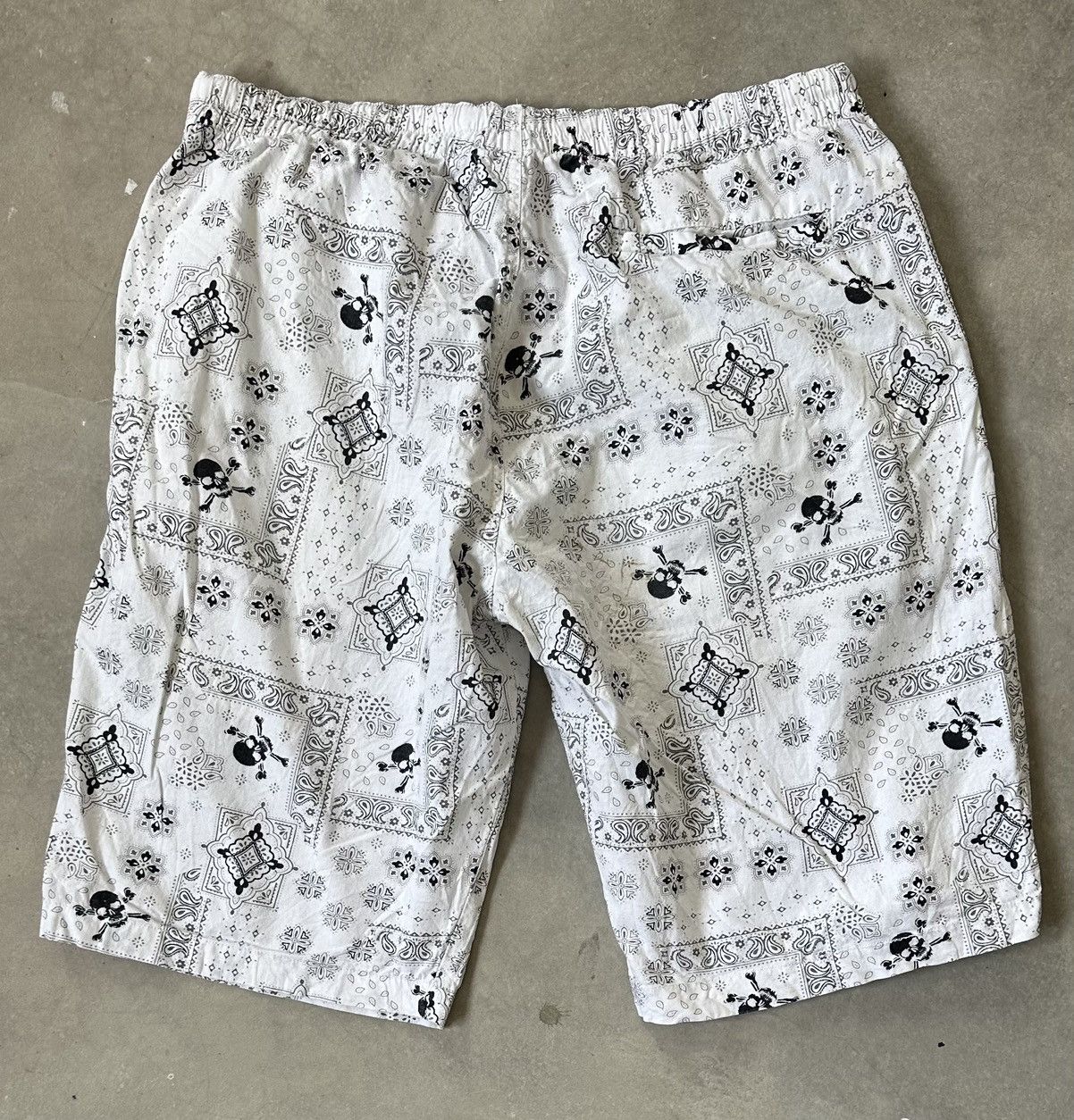 Vintage VINTAGE BANDANA SKULL SHORT PANT Size US 40 / EU 56 - 5 Thumbnail