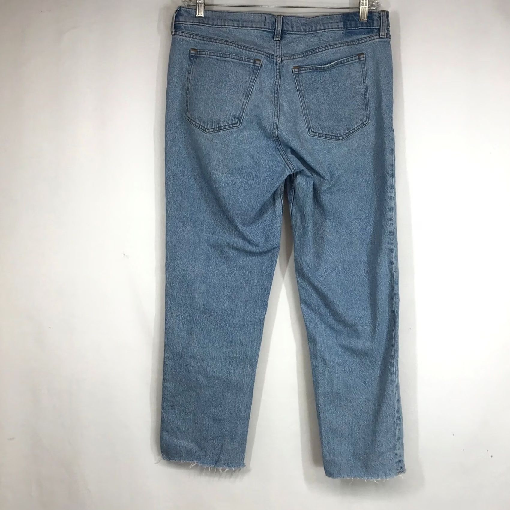 Abercrombie & Fitch Abercrombie & Fitch The Straight Mid Rise Light Wash Raw Hem Jeans Womens 32x34 Size 24" / US 00 / IT 34 - 6 Thumbnail