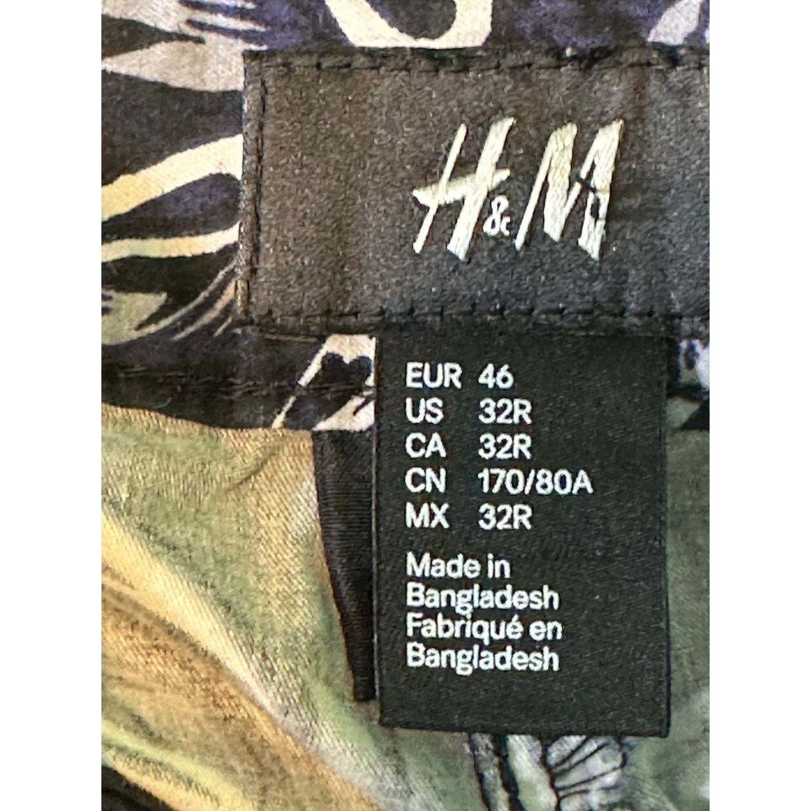 H&M H&M black white floral casual shorts size 32R Size US 32 / EU 48 - 3 Thumbnail