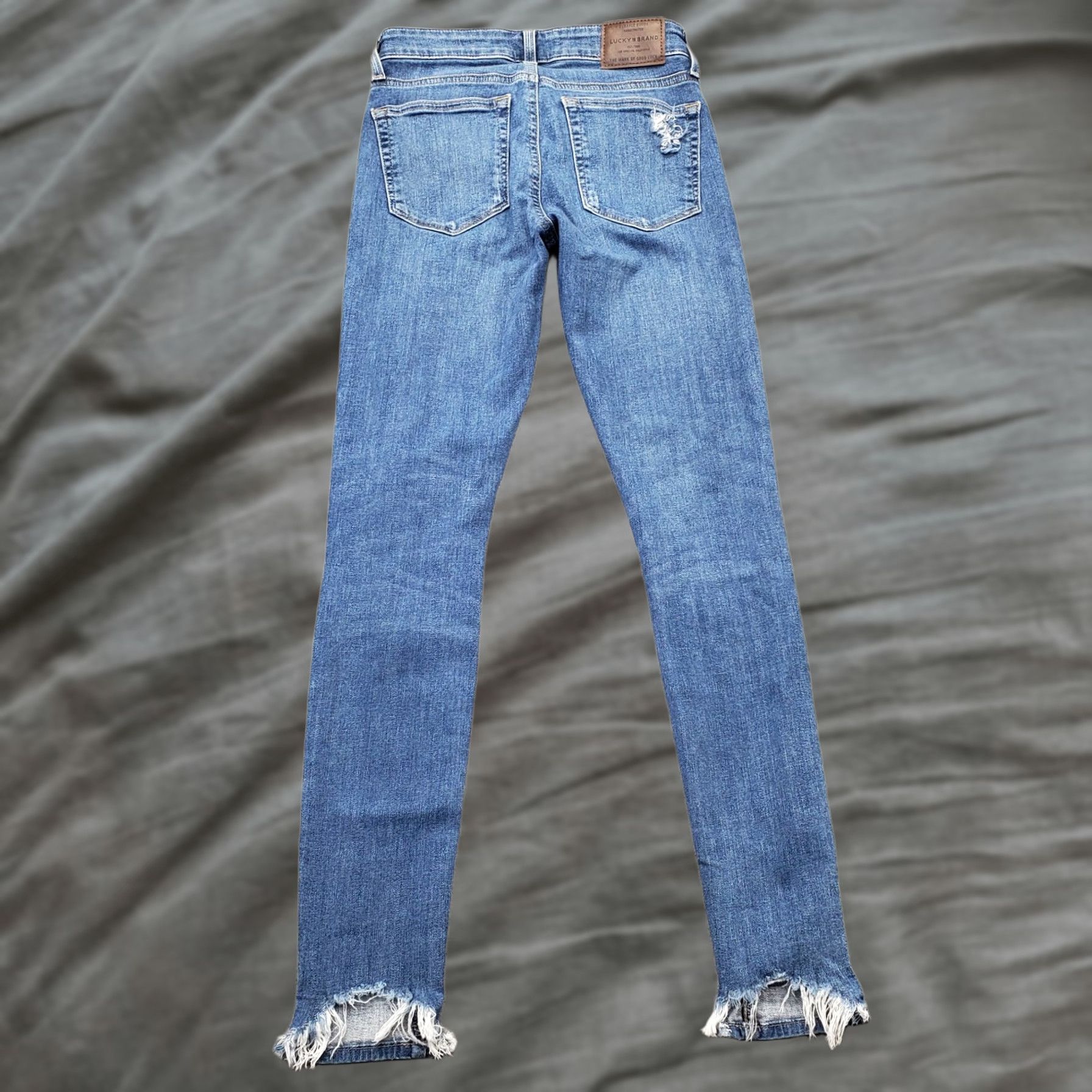 Lucky Brand Lucky Brand Skinny Jeans Women's 00/24 Blue Denim Cotton Distressed Frayed Hem Jeans Size 24" / US 00 / IT 34 - 1 Thumbnail