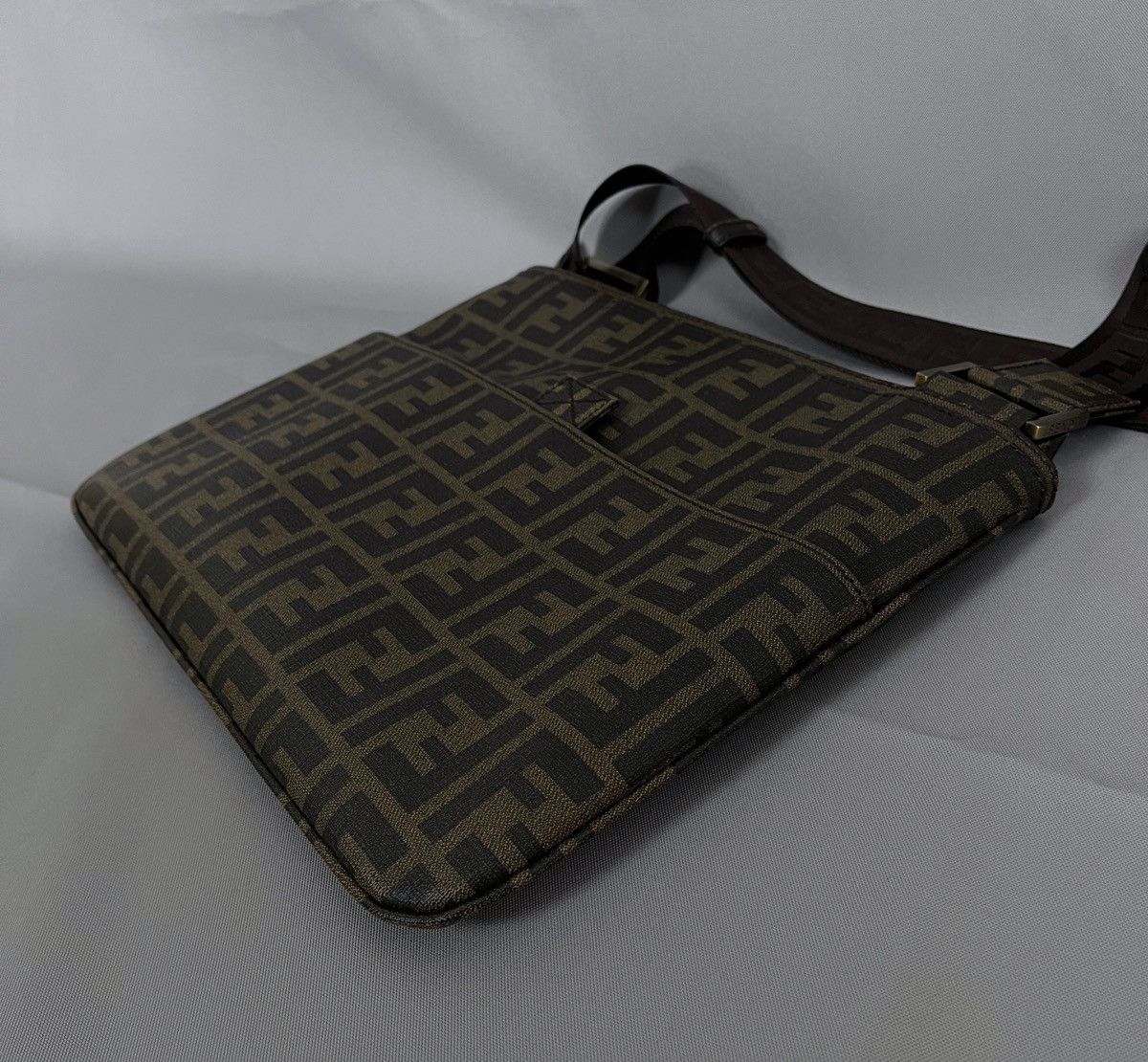 Fendi FENDI FF Monogram Canvas Messenger Bag. Size ONE SIZE - 12 Thumbnail