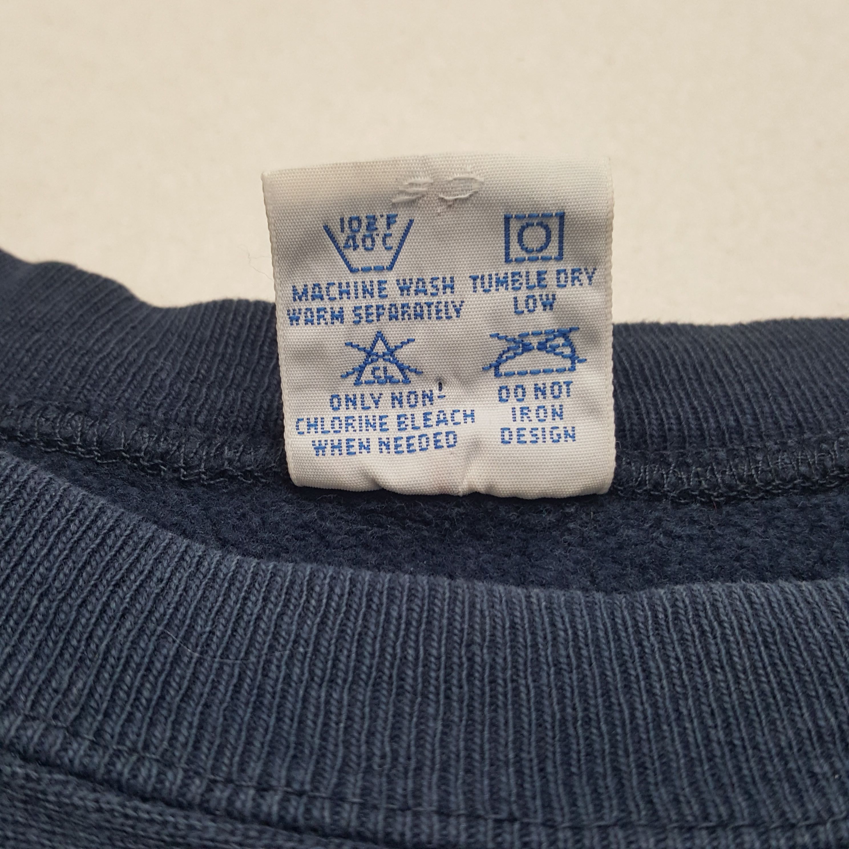 Champion × NFL × Vintage Vintage Champion Hoosiers Indiana NFL Team Sweatshirt Size US S / EU 44-46 / 1 - 4 Thumbnail