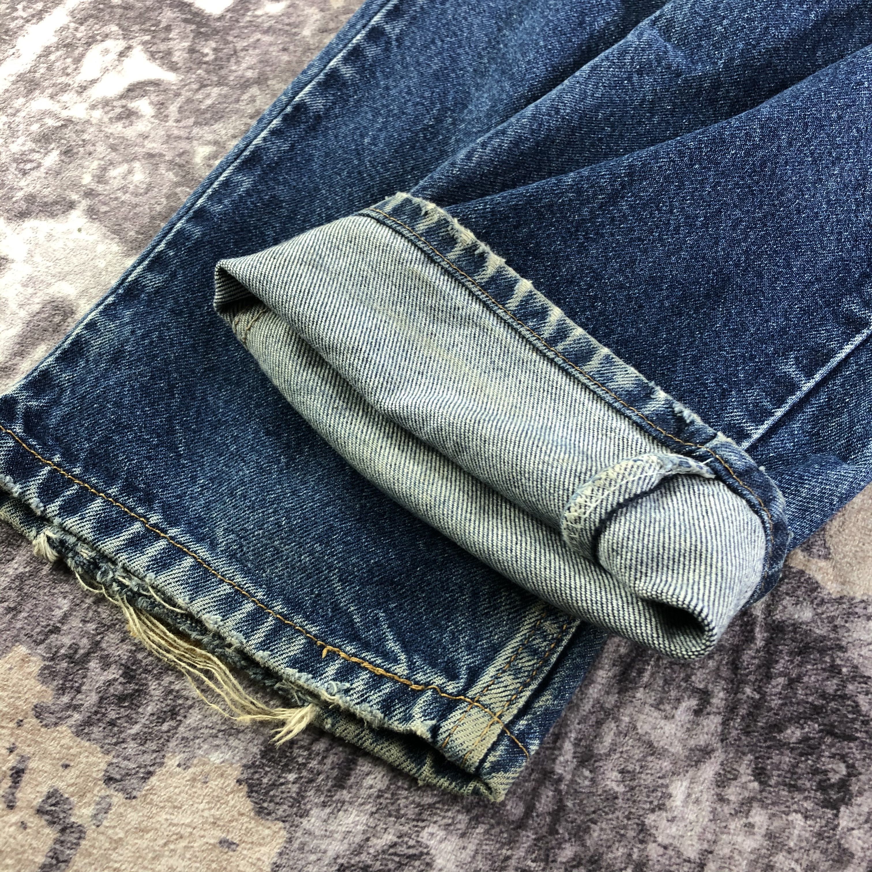 Levi's × Vintage Vintage Blue Wash Levis 505 Jeans-JM3215 Size US 35 - 7 Thumbnail
