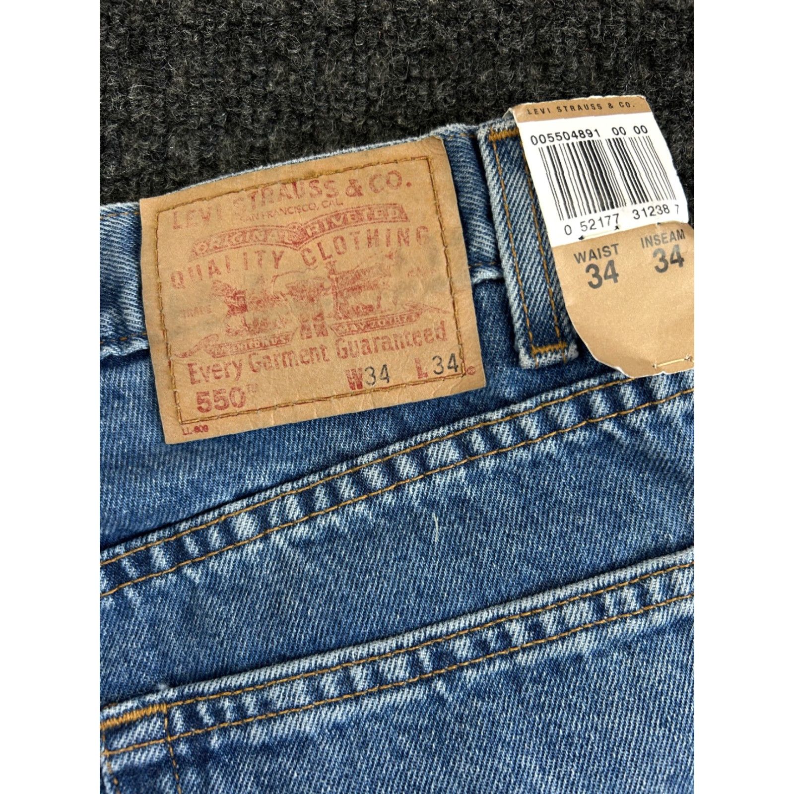Levi's VINTAGE Levi’s 550 Jeans Baggy Relaxed Fit 34 x 34 NEW 90s Skater Grunge Levi’s 550 Jeans Baggy Relaxed Fit 34 34 Blue Men Jeans Size US 34 / EU 50 - 7 Thumbnail