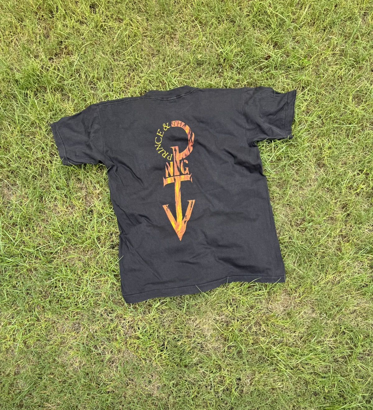 Prince Vintage 1992 Prince & The New Power Generation T-Shirt Size US XL / EU 56 / 4 - 8 Thumbnail