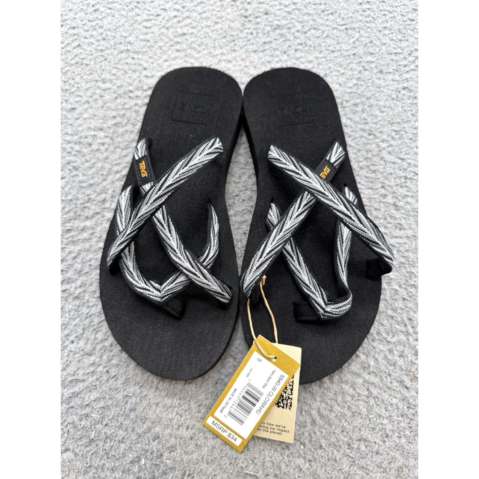 Teva Teva Olowahu Palms Sandal Women’s Size 5 Black Flip Flops Summer NEW Size US 5 / IT 35 - 4 Thumbnail