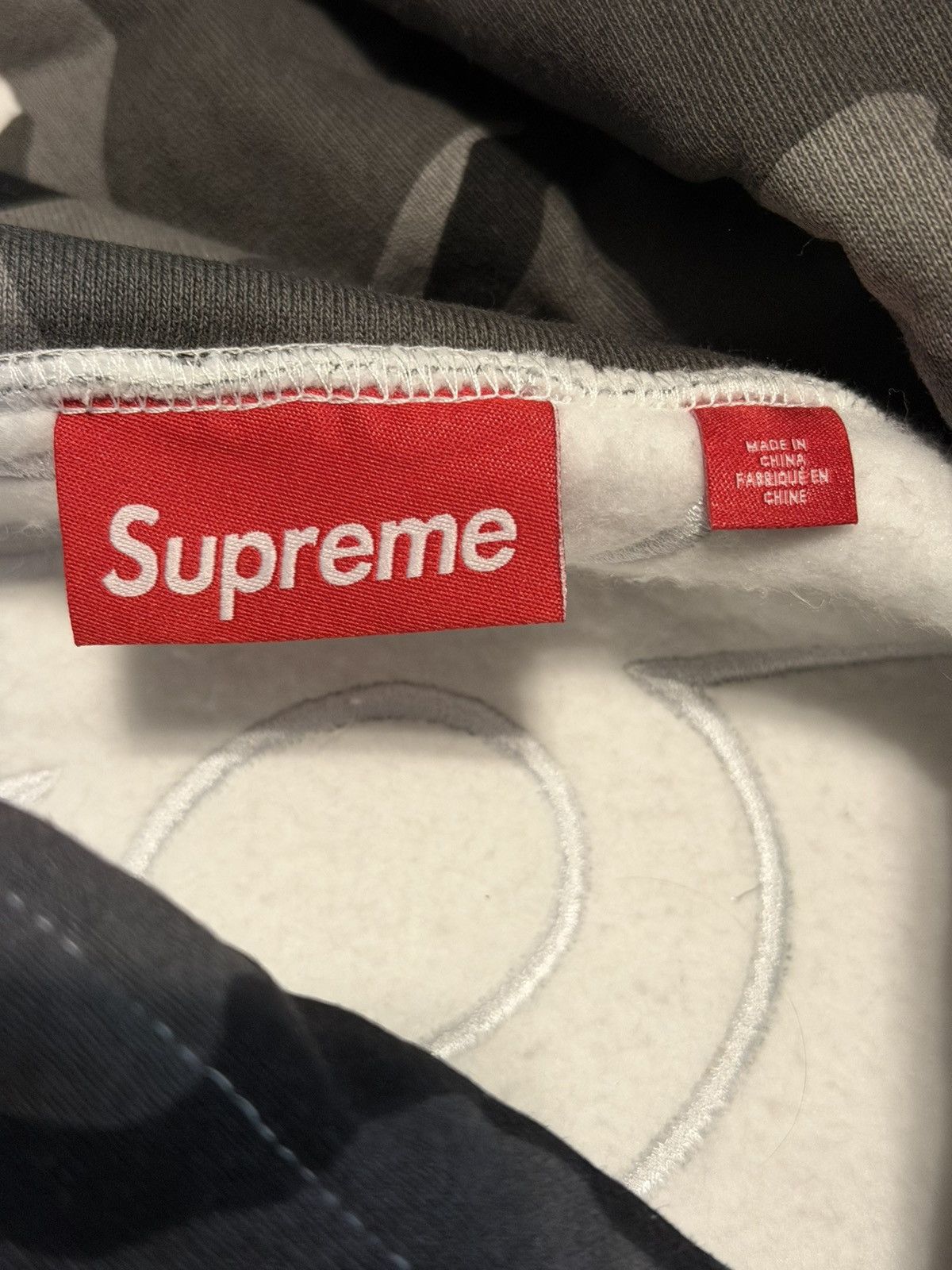 Supreme Supreme Satin Applique ‘Snow Camo’ Size US L / EU 52-54 / 3 - 5 Thumbnail