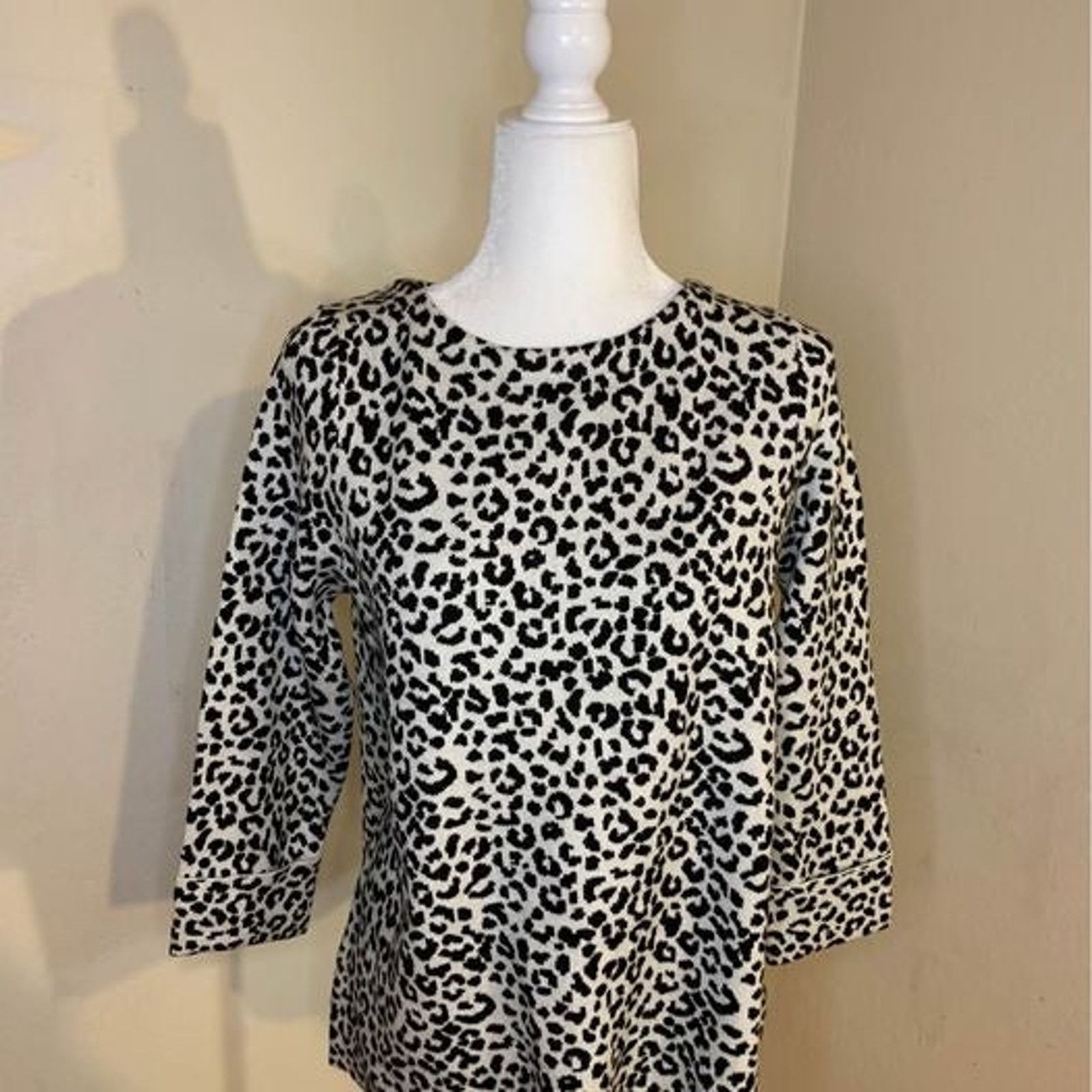 Cynthia Rowley Cynthia Rowley Women’s leopard print sweater size M Size M / US 6-8 / IT 42-44 - 7 Thumbnail